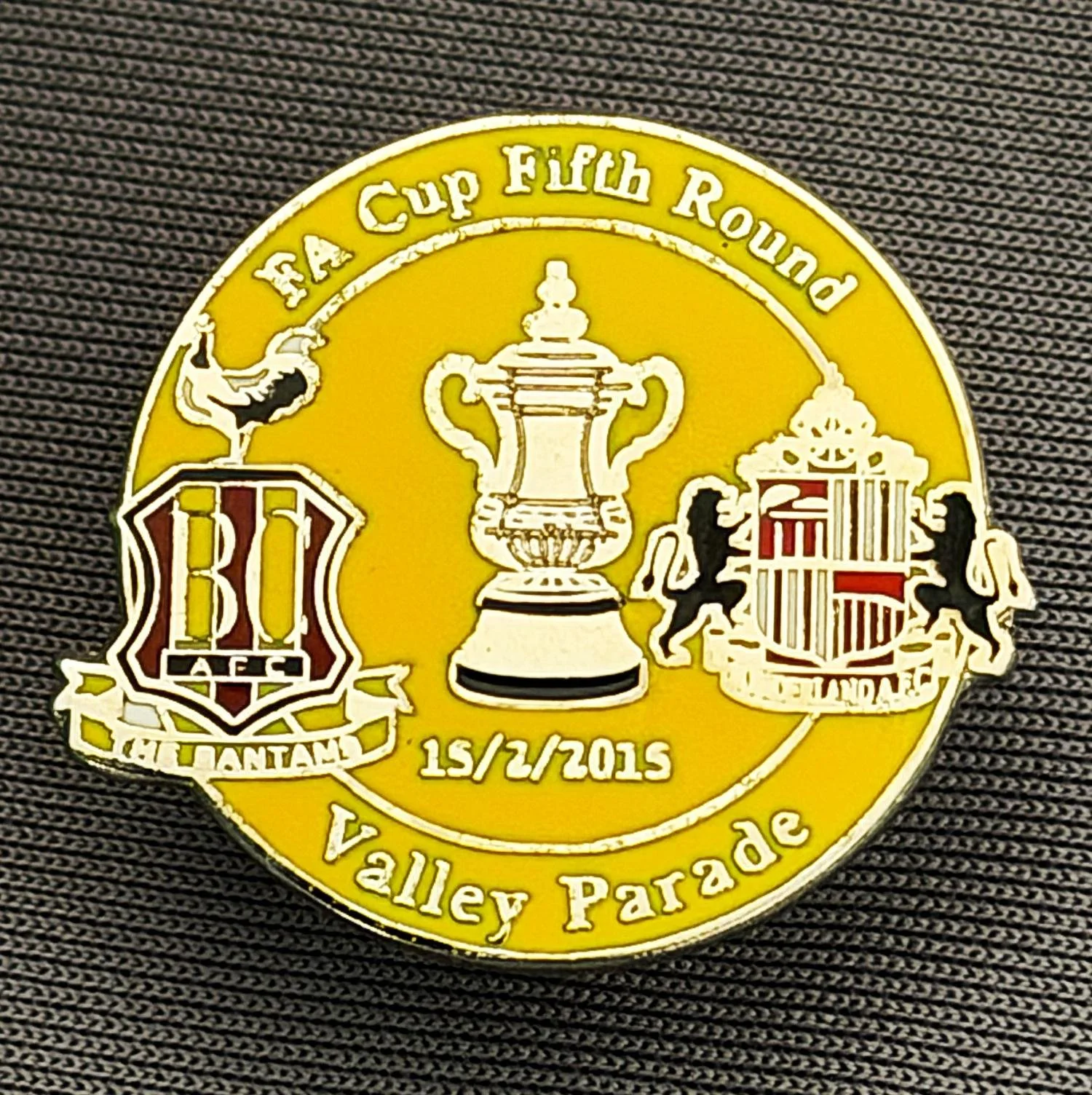 Reference Number: BCFAC100
Size: H 22.8 mm x W 25.4 mm
Pin Type: Metal Clutch
Plating: Silver
Value: £4
Manufacturer: Dan Lloyd
Comments: F.A. Cup Fifth Round 2014/15, v Sunderland, Amber Version