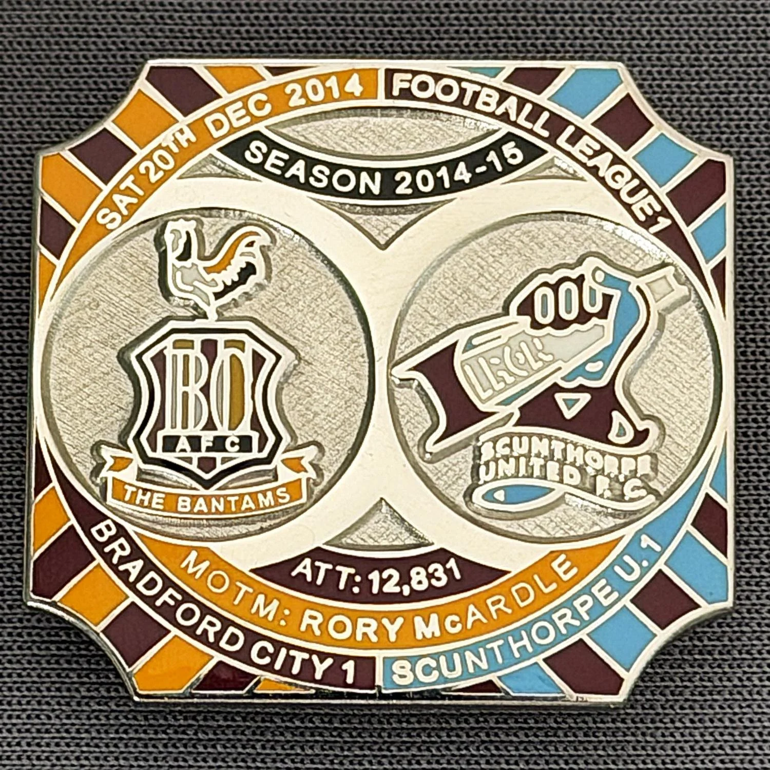 Reference Number: BCFIX288
Size: H 26.8 mm x W 28.8 mm
Pin Type: Brooch Pin
Plating: Nickel
Value: £10
Manufacturer: Bradford City Badges
Comments: Bradford City v Scunthorpe United 2014/15, Limited Edition of 10 Badges (Nickel Version)