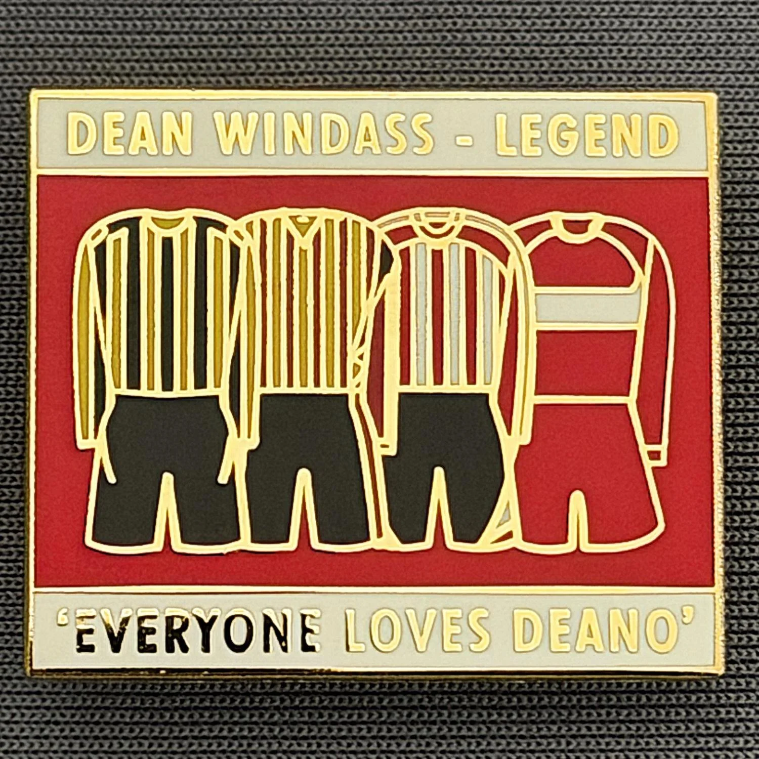 Reference Number: BCUN036
Size: H 24 mm x W 28.1 mm
Pin Type: Brooch Pin
Plating: Gold
Value: £6
Manufacturer: Unknown
Comments: Dean Windass Legend, Everyone Loves Deano, White & Red Version