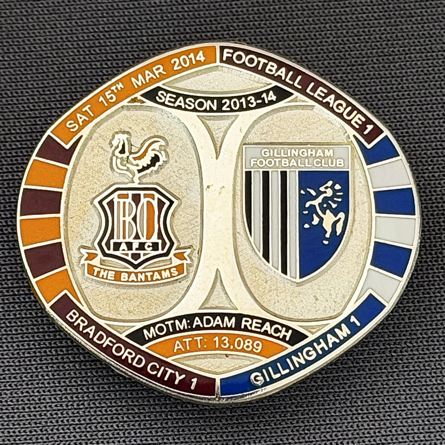 Reference Number: BCFIX226
Size: H 26.3 mm x W 28.9 mm
Pin Type: Brooch Pin
Plating: Silver
Value: £10
Manufacturer: Bradford City Badges
Comments: Bradford City v  2013/14 Limited Edition 10 Badges (Silver Version)