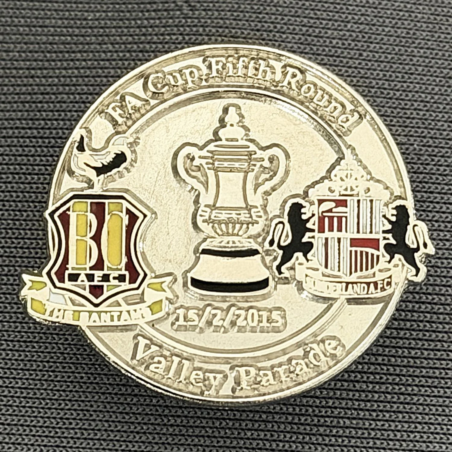 Reference Number: BCFAC108
Size: H 22.8 mm x W 25.4 mm
Pin Type: Metal Clutch
Plating: Silver
Value: £4
Manufacturer: Dan Lloyd
Comments: F.A. Cup Fifth Round 2014/15, v Sunderland, Silver Version