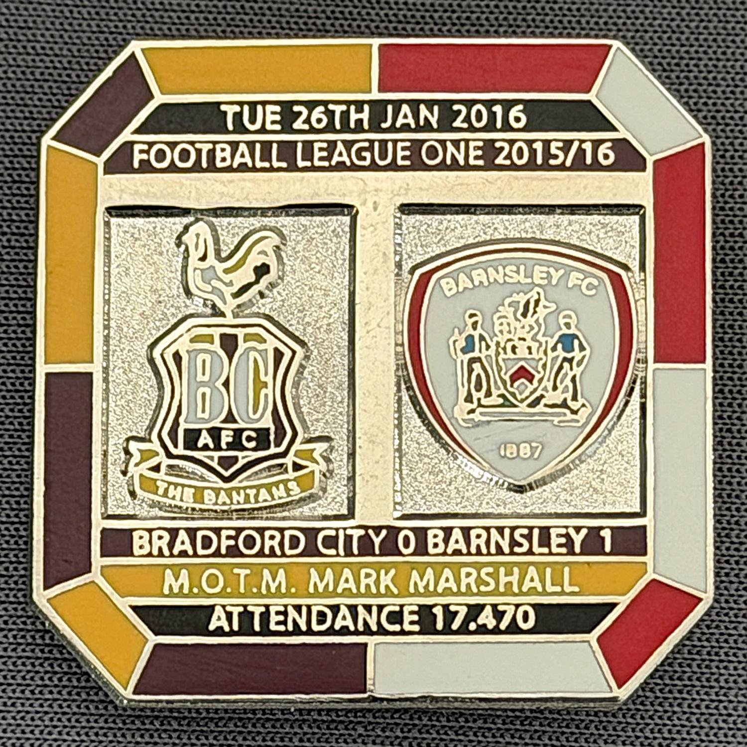 Reference Number: BCFIX357
Size: H 29.8 mm x W 29.8 mm
Pin Type: Brooch Pin
Plating: Gold
Value: £10
Manufacturer: Bradford City Badges
Comments: Bradford City v Barnsley 2015/16, Limited Edition of 10 Badges (Silver Version)