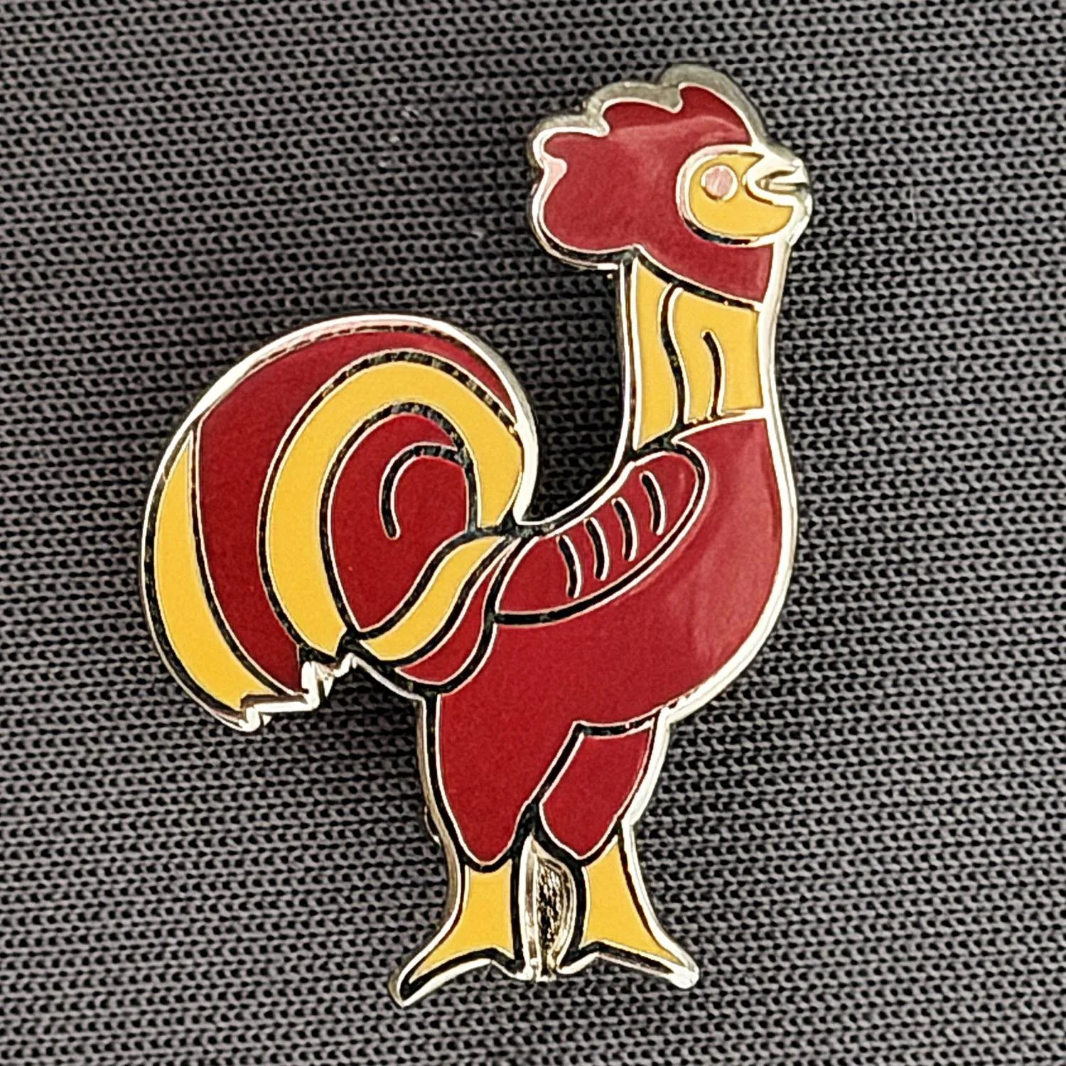 Reference Number: BCBAN026
Size: H 25 mm x W 17.5 mm
Pin Type: Brooch Pin
Plating: Silver
Value: £8
Manufacturer: Paraders
Comments: Claret & Amber Bantam Crest