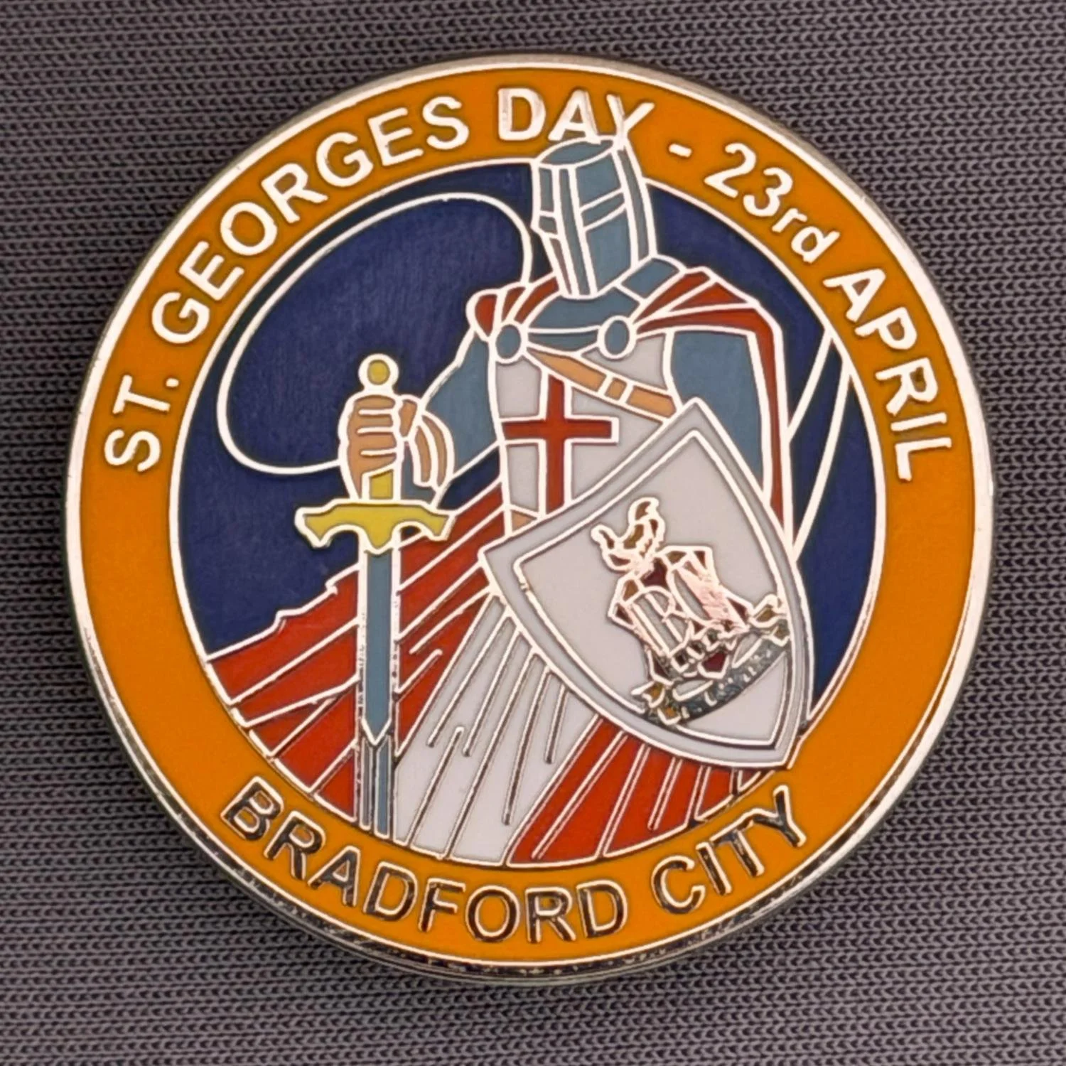 Reference Number: BCFLA041
Size: D 32 mm
Pin Type: Metal Clutch
Plating: Silver
Value: £6
Manufacturer: Not Known
Comments: St George's Day Bradford City Amber Version 