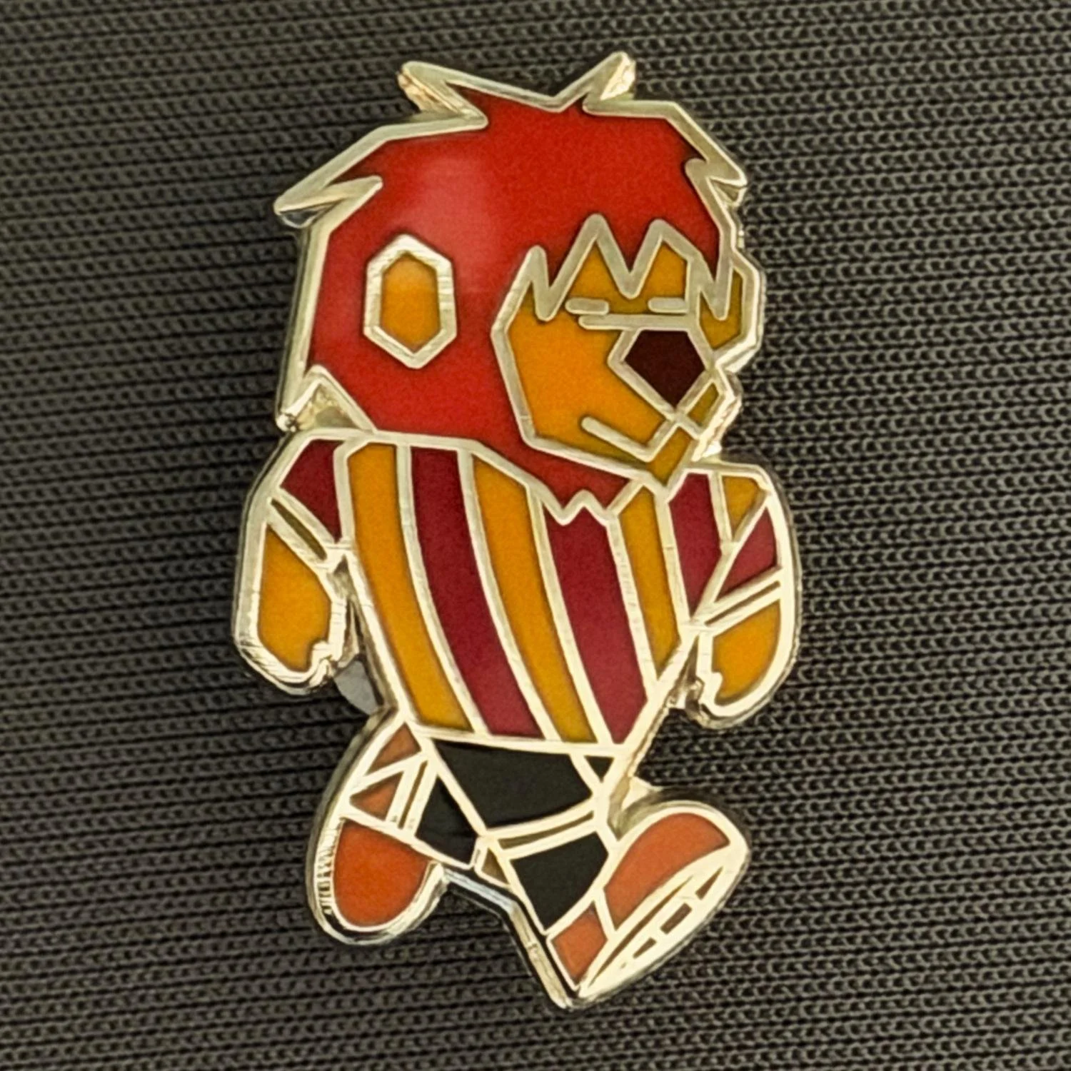 Reference Number: BCCTN055
Size: H 26.2 mm x W 15.4 mm
Pin Type: Brooch Pin
Value: £6
Manufacturer: Unknown
Comments: World Cup Willy in City Kit, Silver Version