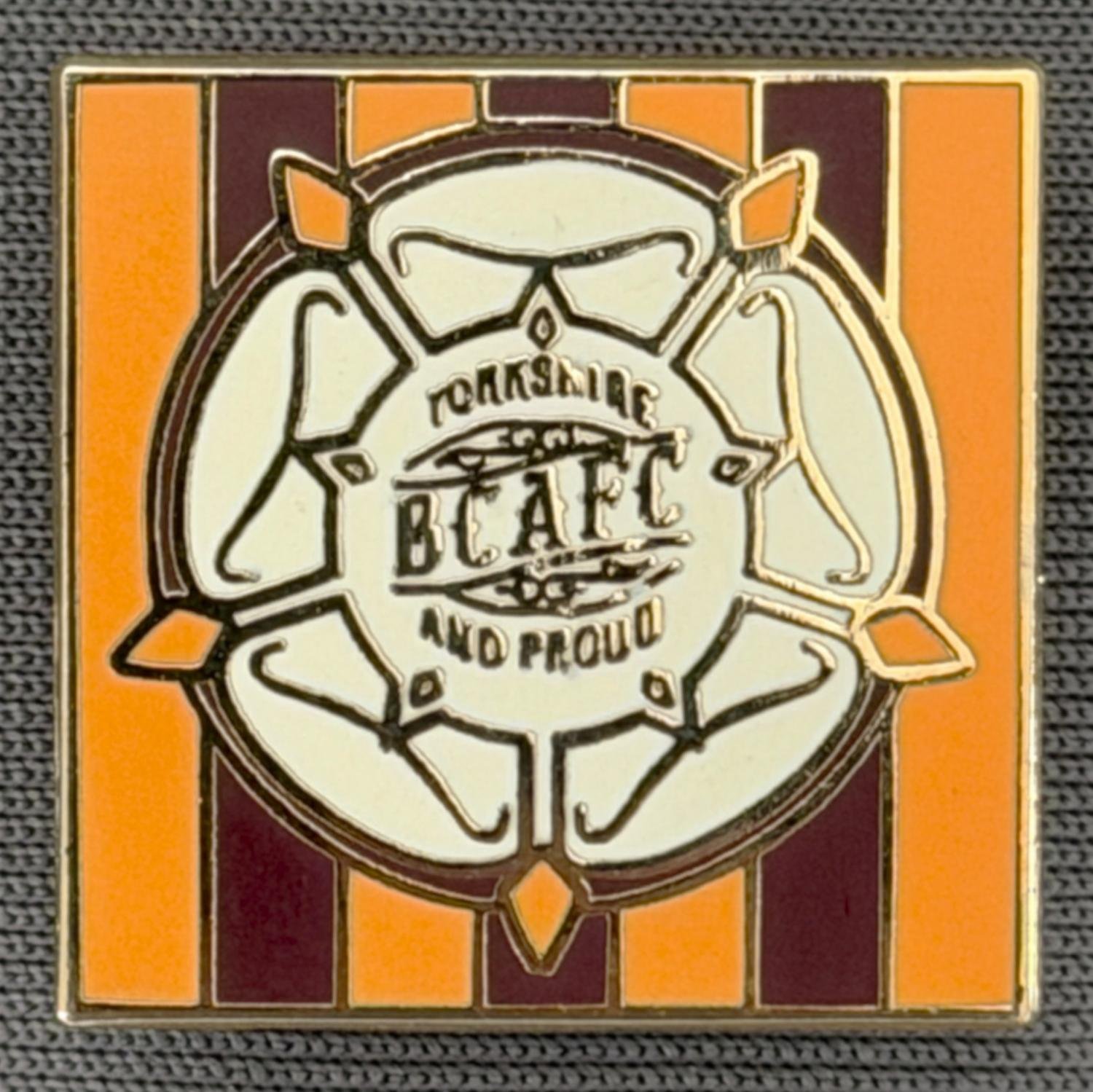 Reference Number: BCYR031
Size: H 20.1 mm x W 20.4 mm
Pin Type: Brooch Pin
Plating: Gold
Value: £6
Manufacturer: Unknown
Comments: Claret & Amber Striped, White & Amber Yorkshire Rose, BCAFC and Proud