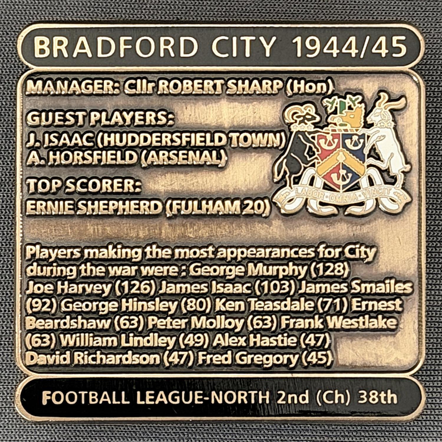 Reference Number: BCDEC081
Size: H 41.1 mm x W 42 mm
Pin Type: Double Metal Clutch
Plating: Antique Gold
Value: £8
Manufacturer: Historic Sports Badges Ltd
Comments: 1944/45 Season. World War 2.