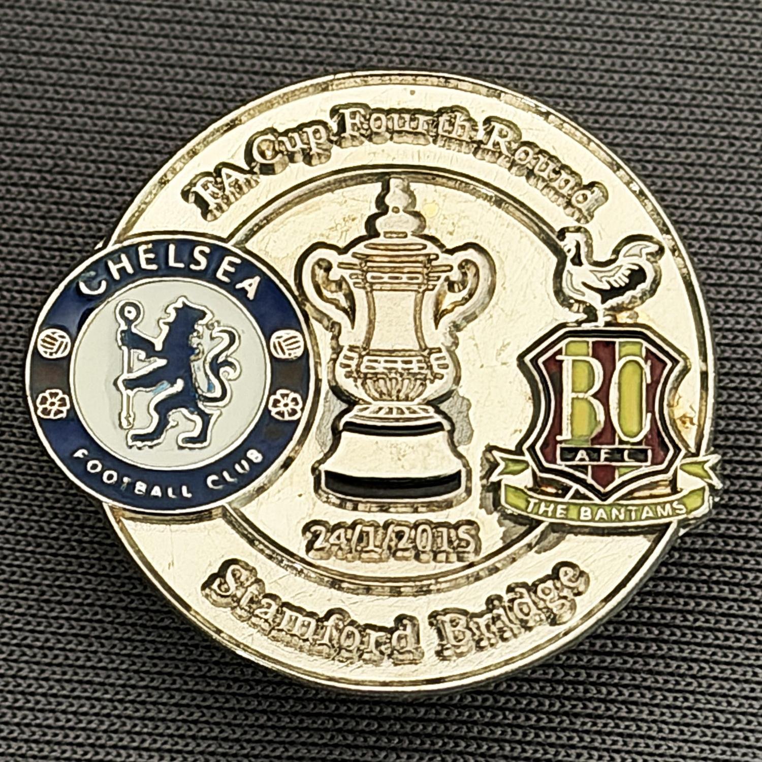 Reference Number: BCFAC096
Size: H 23.3 mm x W 25.3 mm
Pin Type: Metal Clutch
Plating: Silver
Value: £4
Manufacturer: Dan Lloyd
Comments: F.A. Cup Fourth Round 2014/15, Away v Chelsea, Silver Version