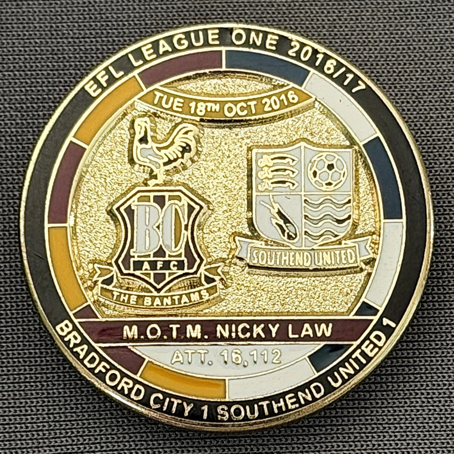 Reference Number: BCFIX375
Size: D 29.4 mm
Pin Type: Brooch Pin
Plating: Gold
Value: £8
Manufacturer: Bradford City Badges
Comments: Bradford City v Southend United 2015/16, Limited Edition of 50 Badges (Gold Version)