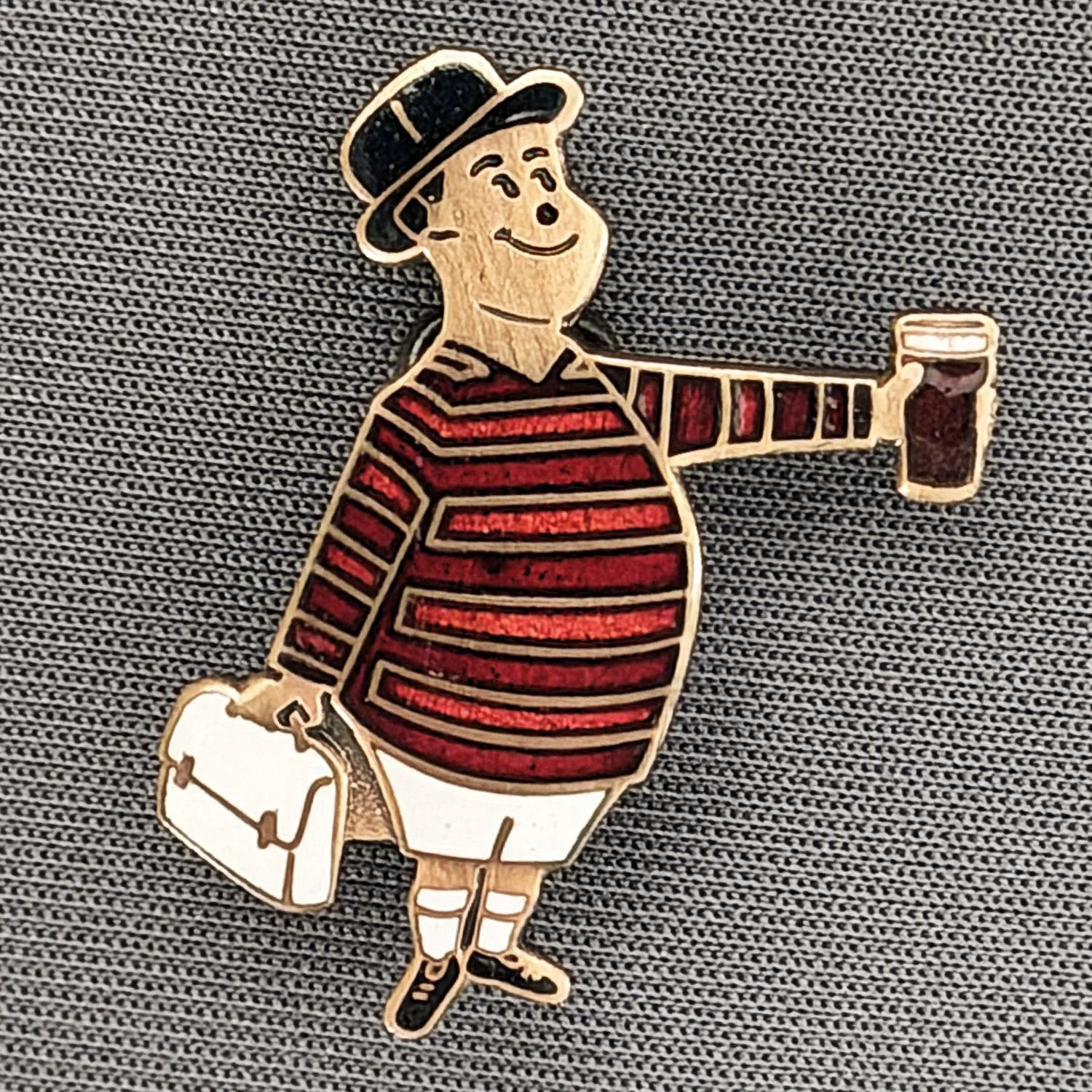 Reference Number: BCGEN085
Size: H 28.8 mm x W 20.9 mm
Pin Type: Brooch Pin
Plating: Antique Gold
Value: £20
Manufacturer: Bradford City Badges
Comments: City Gent Beer Cloisonne, White Briefcase. One Off Badge.