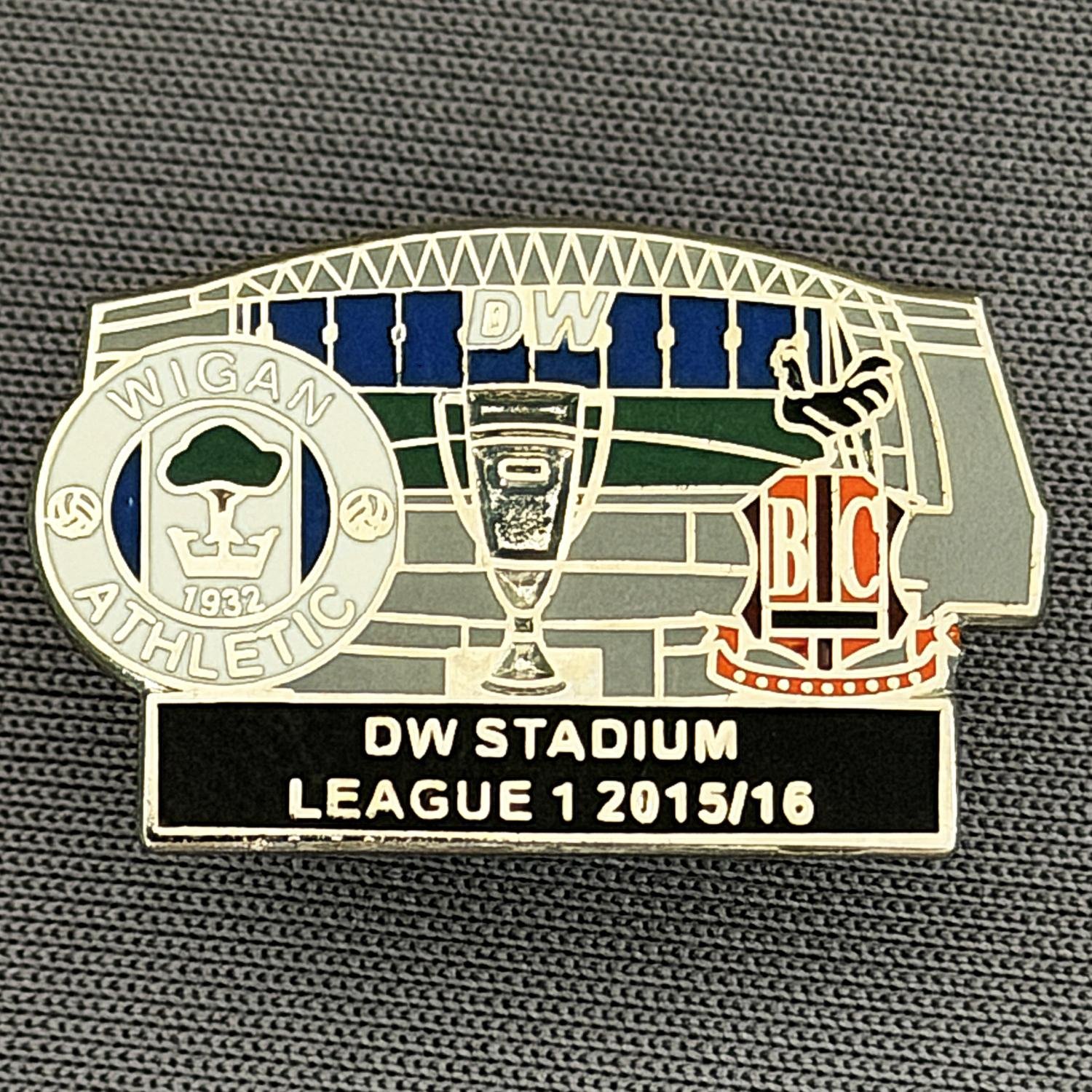 Reference Number: BCOFIX118
Size: H 15.8 mm x W 25 mm
Pin Type: Metal Clutch
Plating: Silver
Value: £5
Manufacturer: Unknown
Comments: Wigan v Bradford City, League One 2015/16, Black Version 