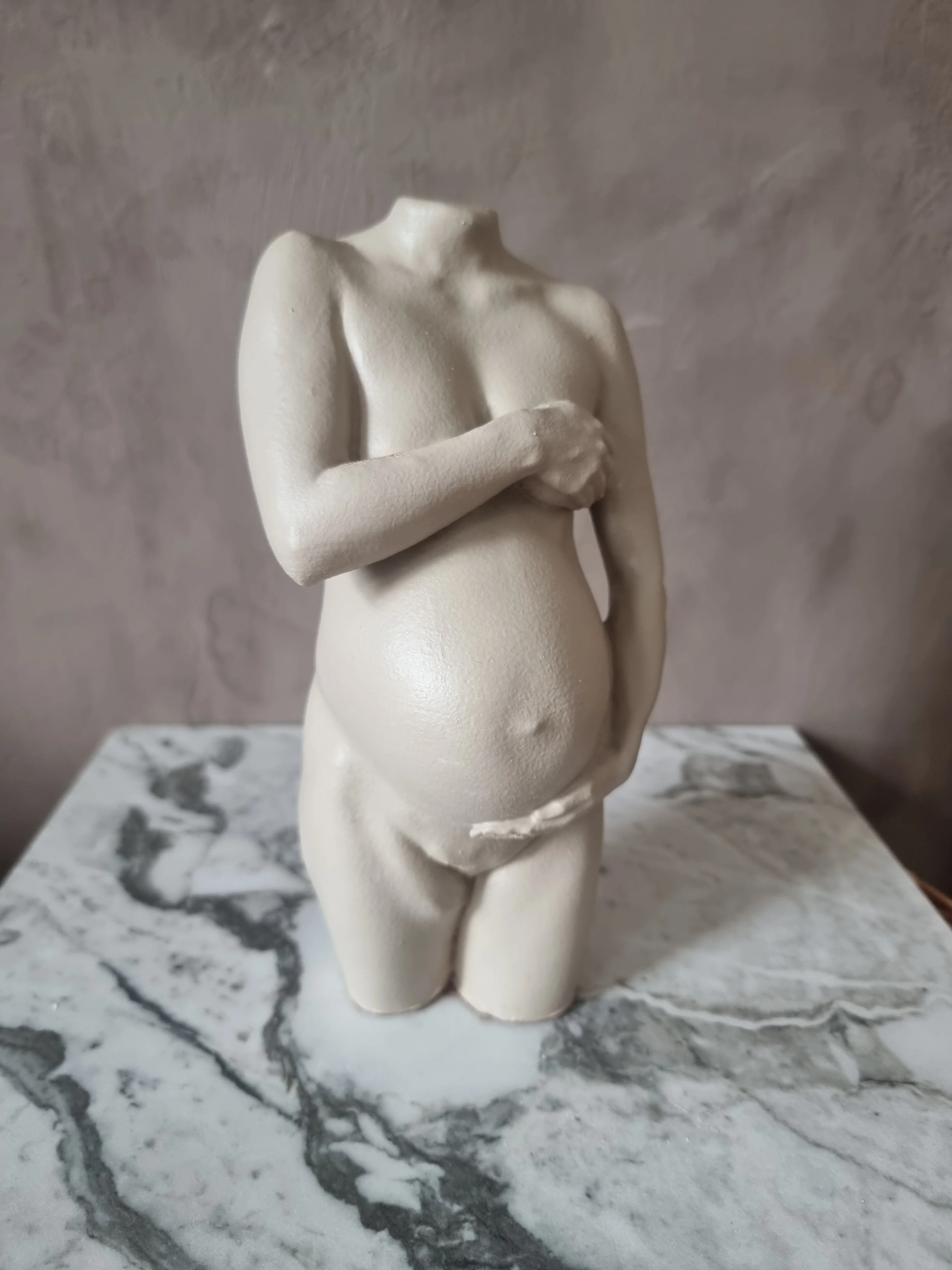 Nude gravidskulptur av Sculpt