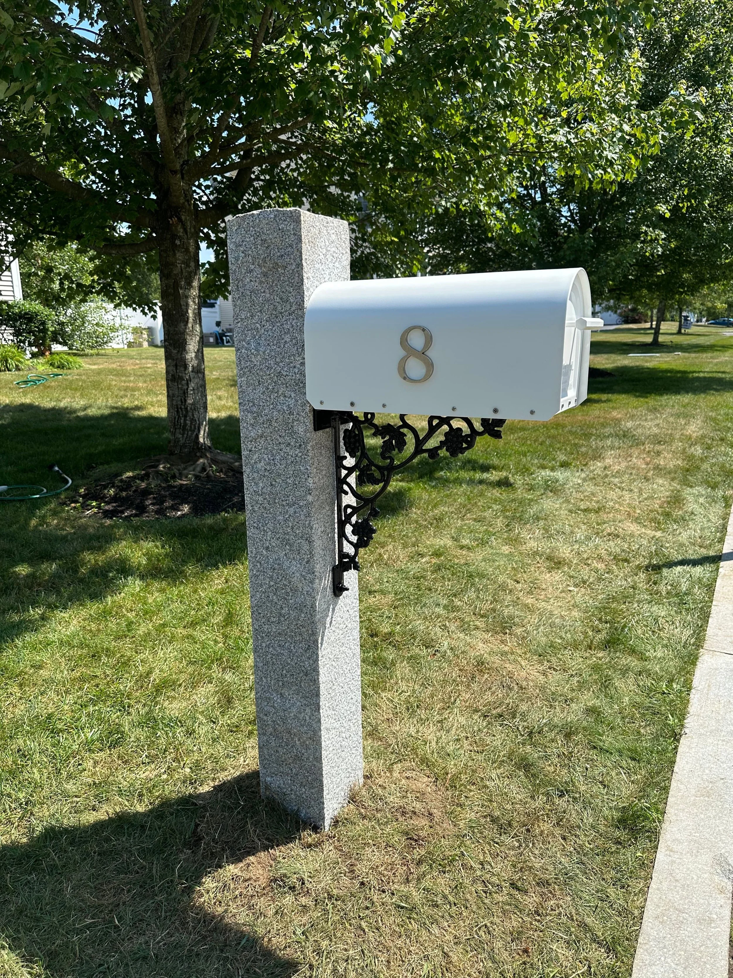 granite post, natural cap, white mailbox, cast iron water oak bracket