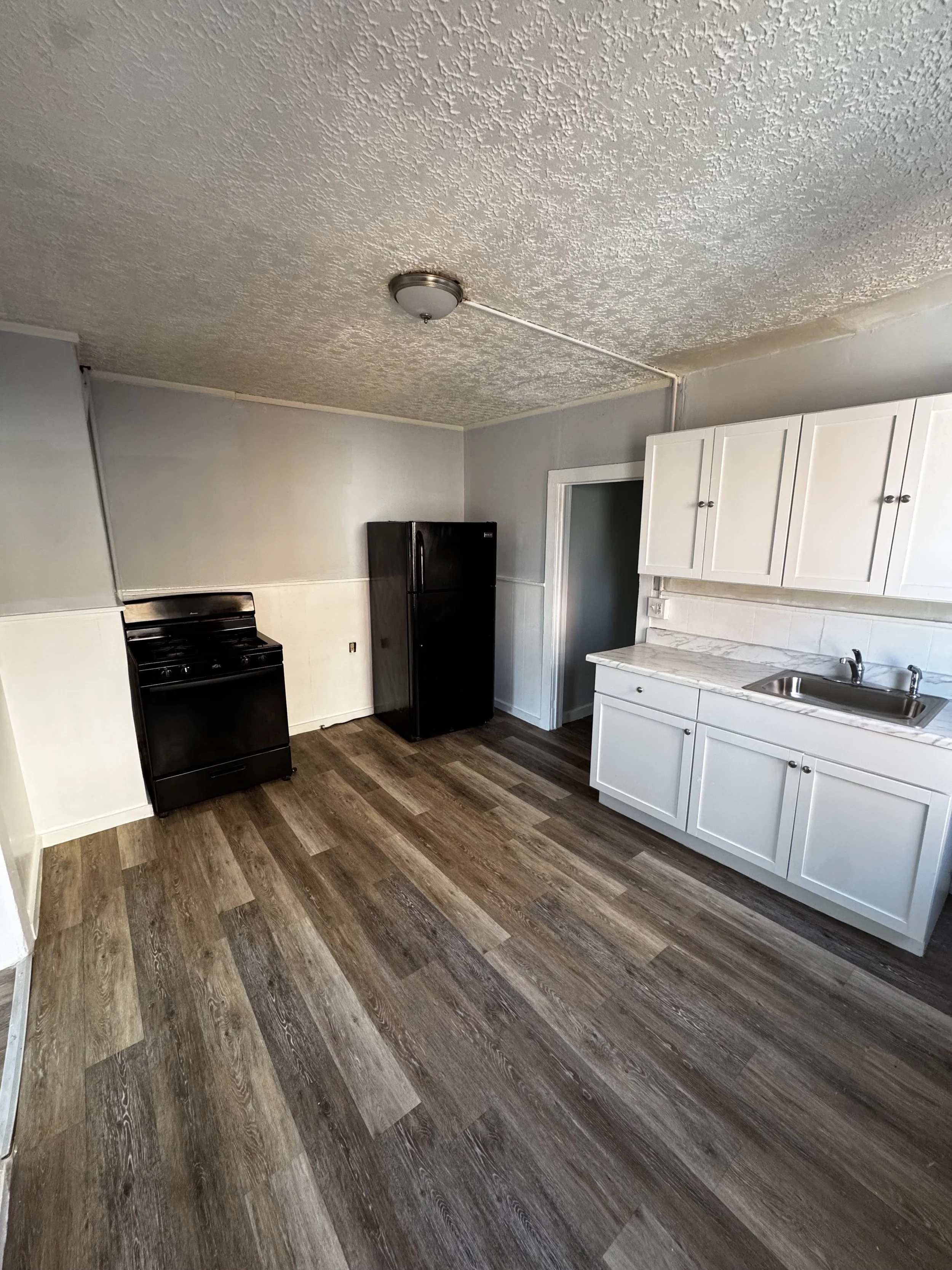 135 Glen St New Britain CT  (2nd Floor)