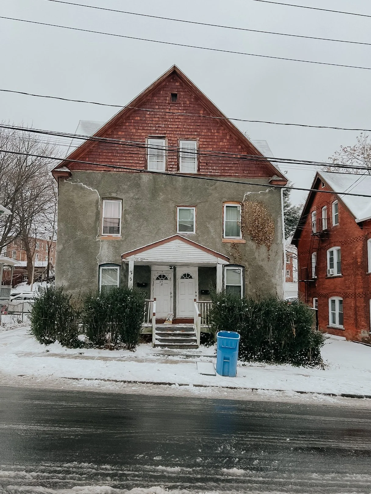 Tremont Exterior.JPG