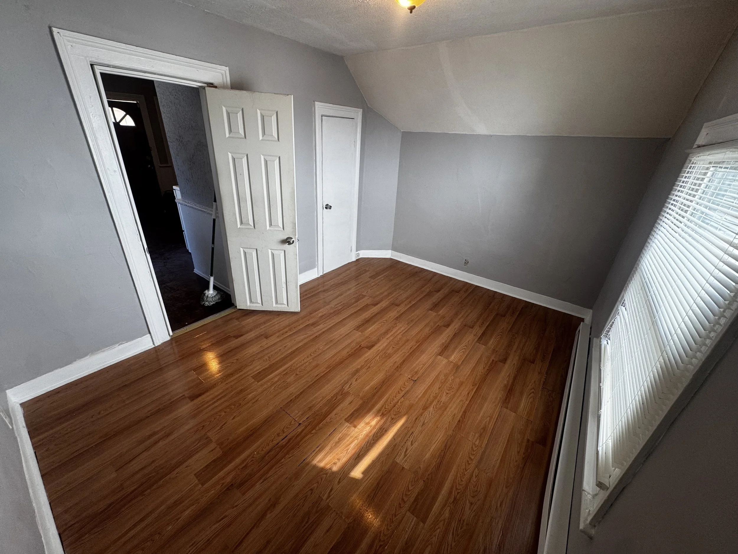 36 Beacon Street Waterbury CT  (3rd Floor)