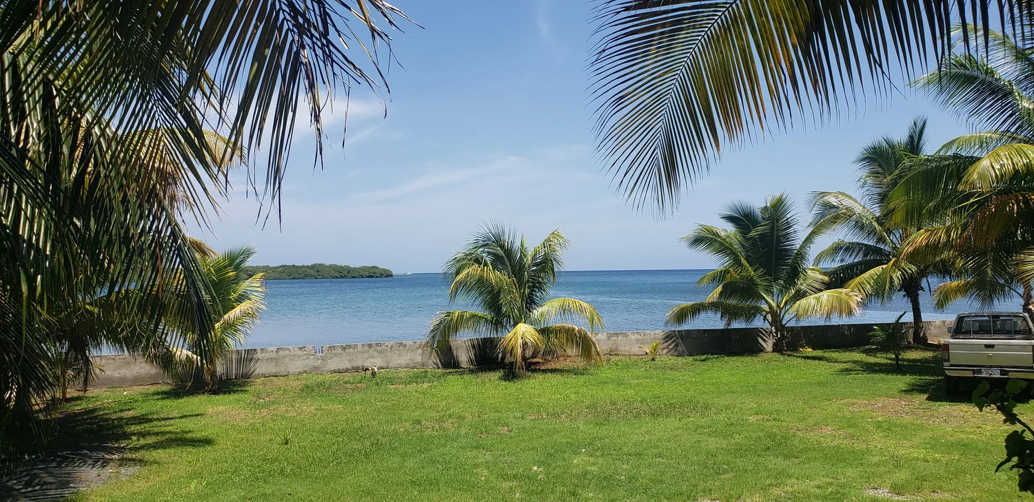 Roatan Houses, Apartments and commercial spaces for rent