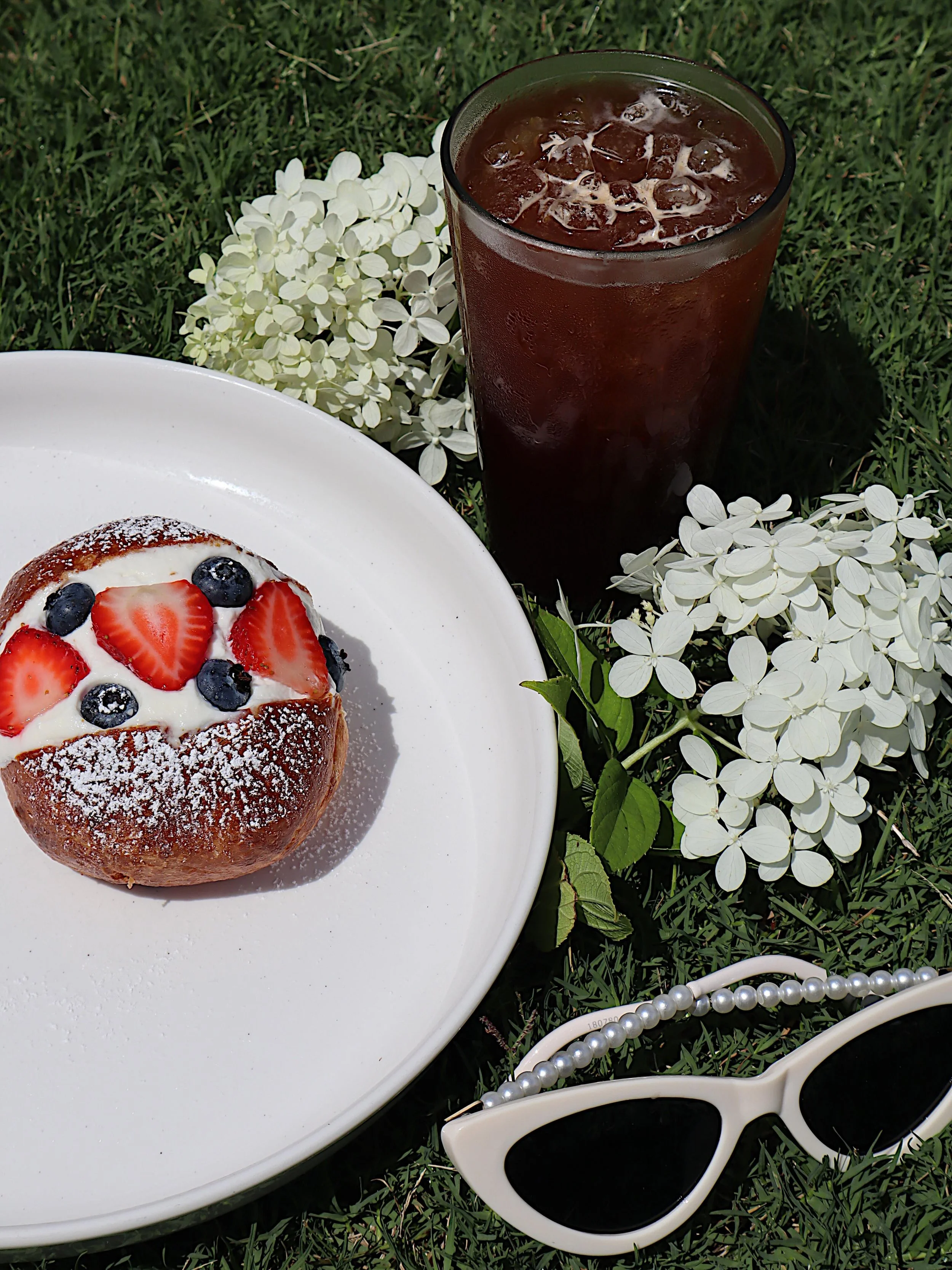 You only turn 250 once 🇺🇸

We&rsquo;re celebrating America&rsquo;s 250th with $2.50 Americanos / Sparkling Americanos + Red White &amp; Blue Maritozzo 

Plus new 7am-5pm hours to lead right up to the start of the @midcitydistrict Independence Celeb