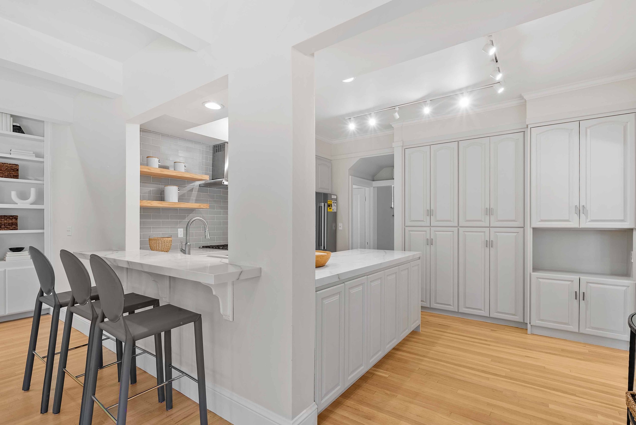 631_Coleridge_2_Kitchen_6.jpg