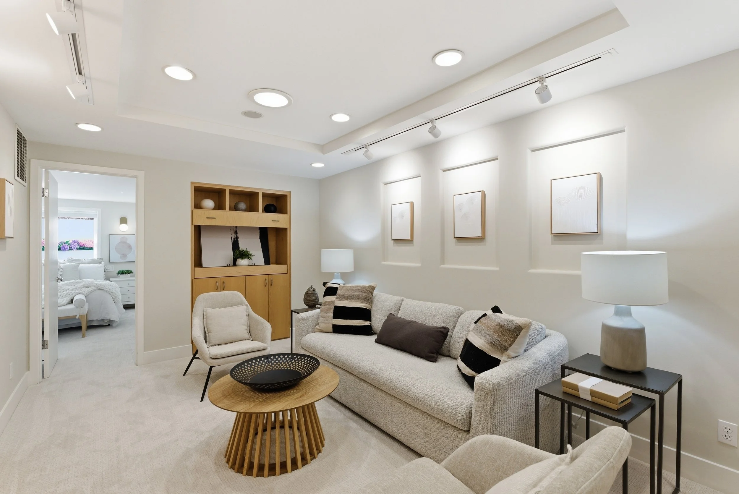 1 9 1157Lincoln_LivingRoom_2.jpg
