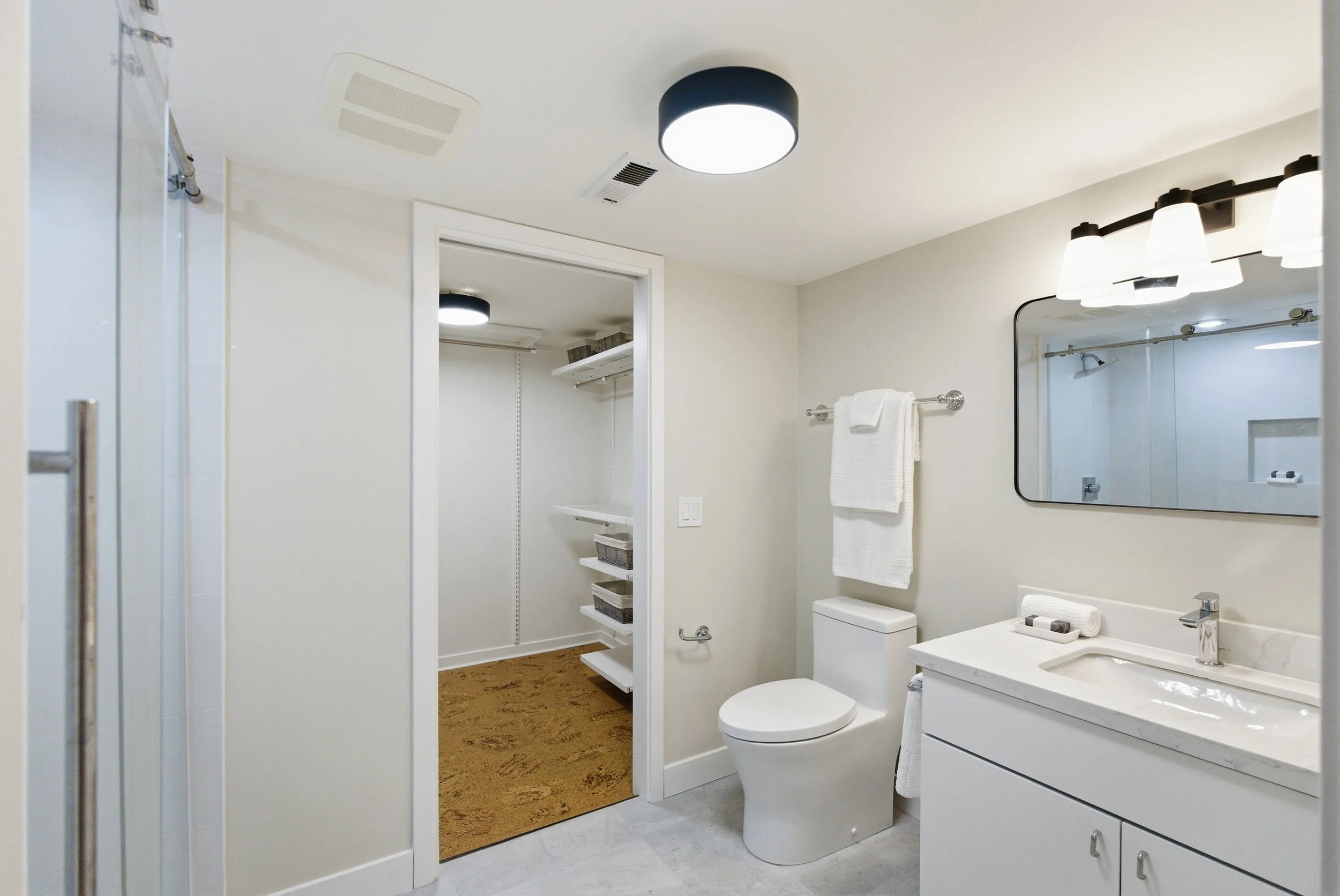 2 2 1157Lincoln_Bathroom_2.jpg