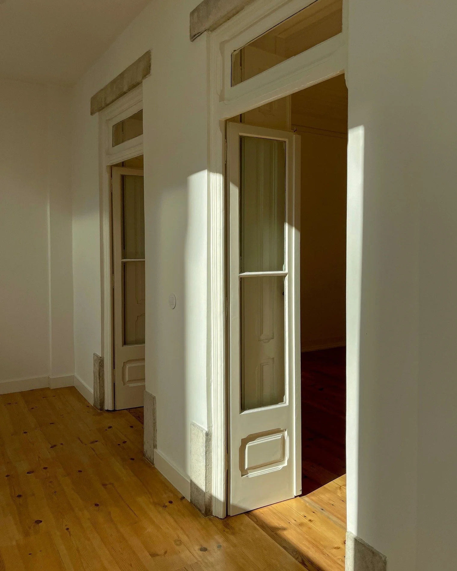Sold with Hillforte ✨

An elegant 110 sqm residence, thoughtfully designed as a two-bedroom apartment with an additional versatile room, ideal as a home office or bespoke dressing space.

Defined by its refined character and architectural integrity, 