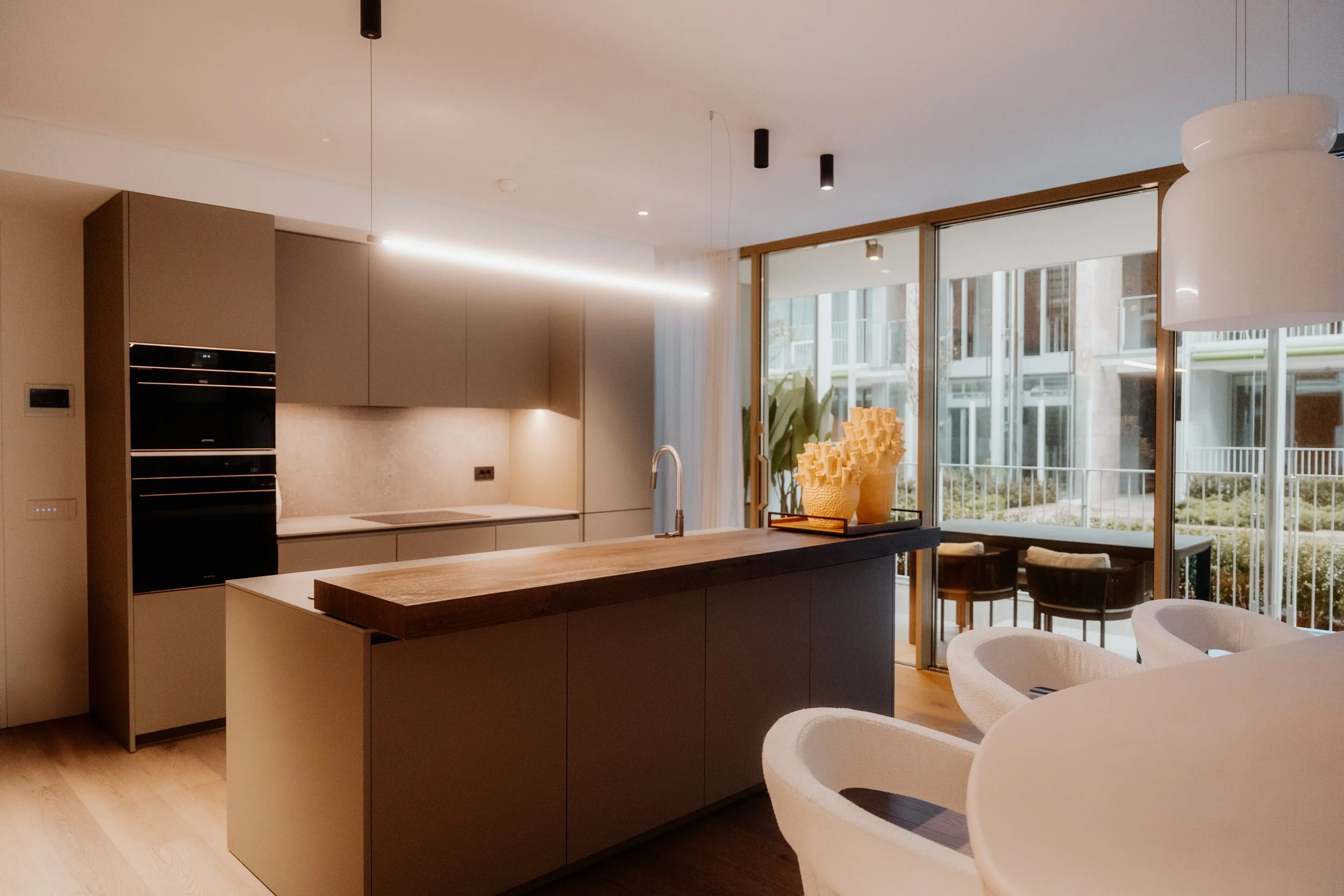 Kitchen and dining area in a HillForte property in Lisbon