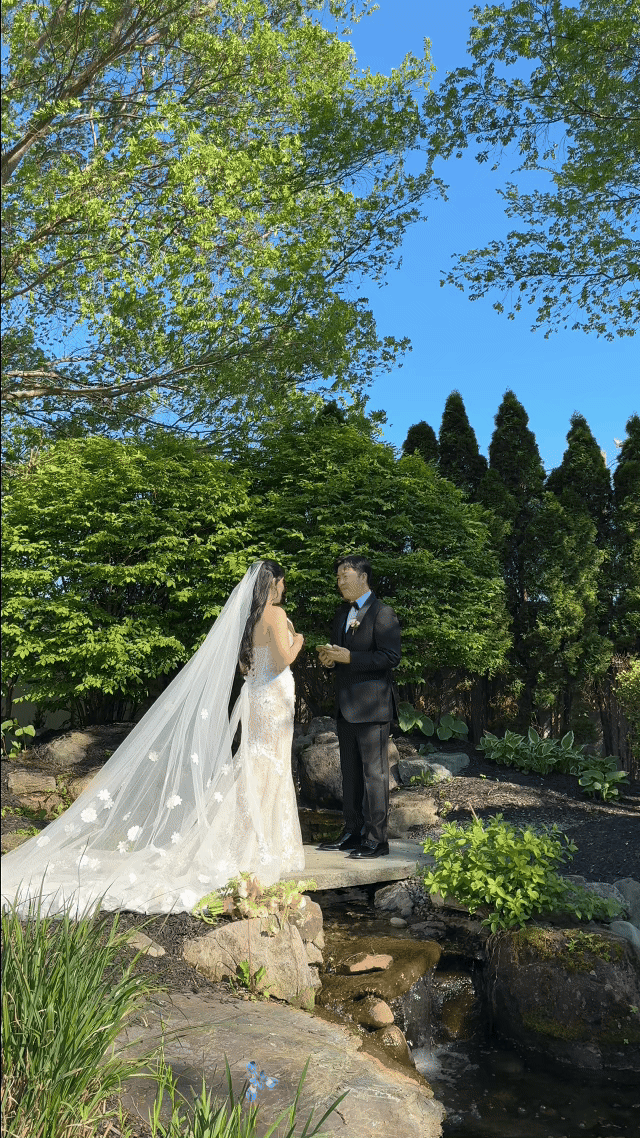 the-conservatory-sussex-county-wedding-couple.gif
