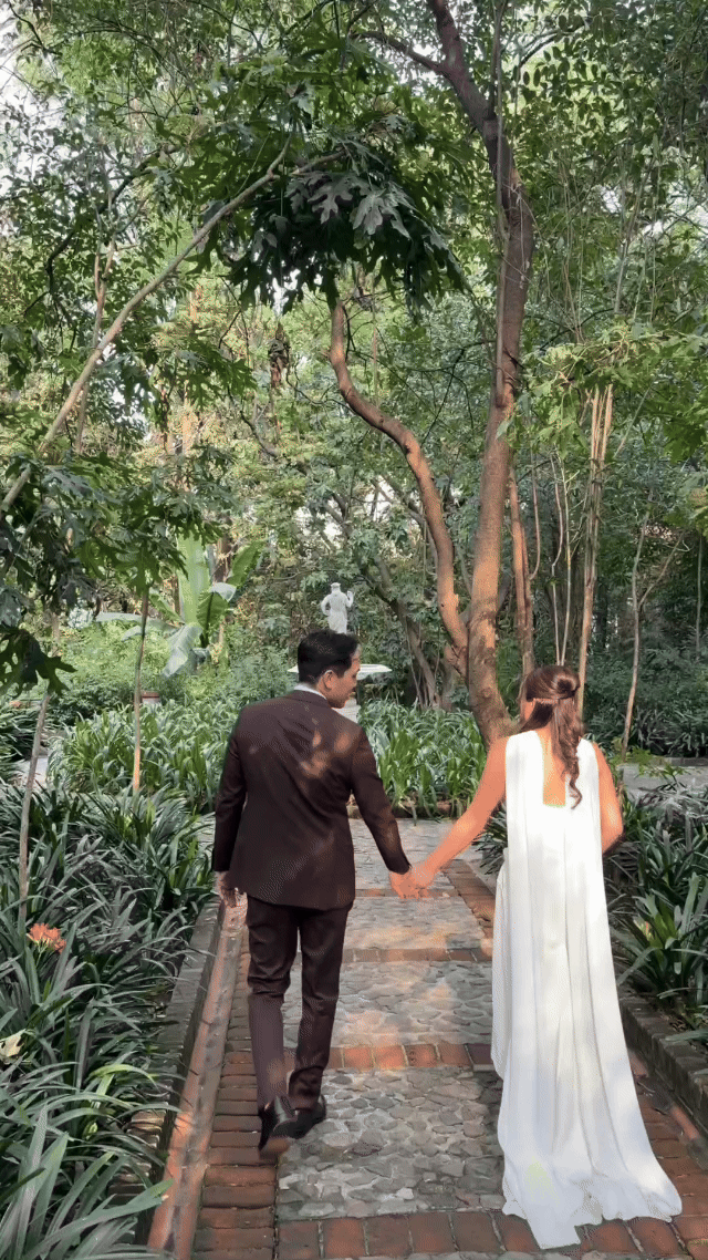 Couple portraits by elevated iPhone wedding content creator NYC