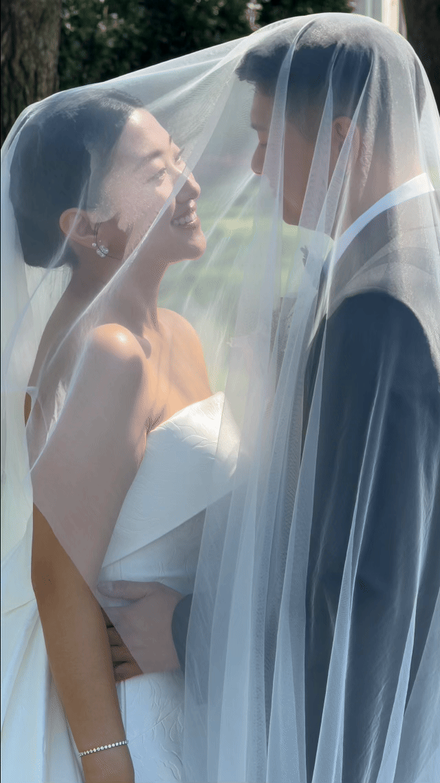 the-lannin-east-meadow-ny-bride-groom-veil.gif