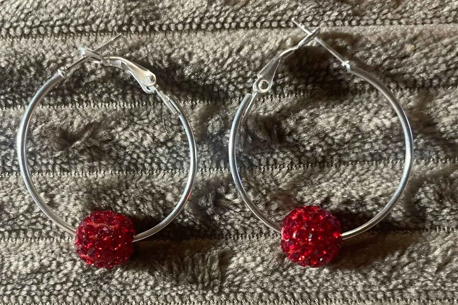Earrings-Hoops - 30mm wide, Silver color, round red color rhinestone