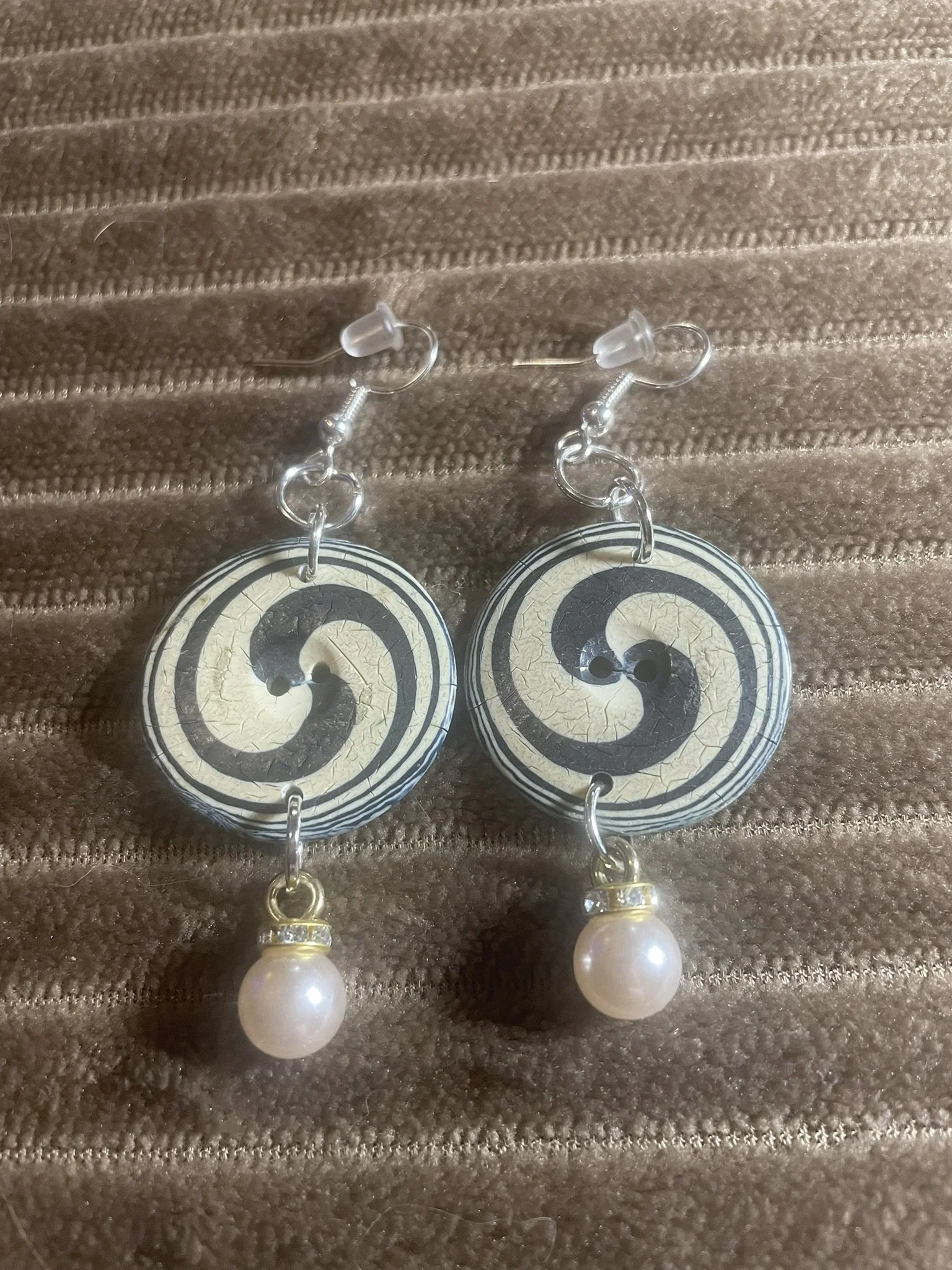 Earrings, Vintage Buttons, Black & White Swirls w/Pearl Charms, Silver Color Hardware