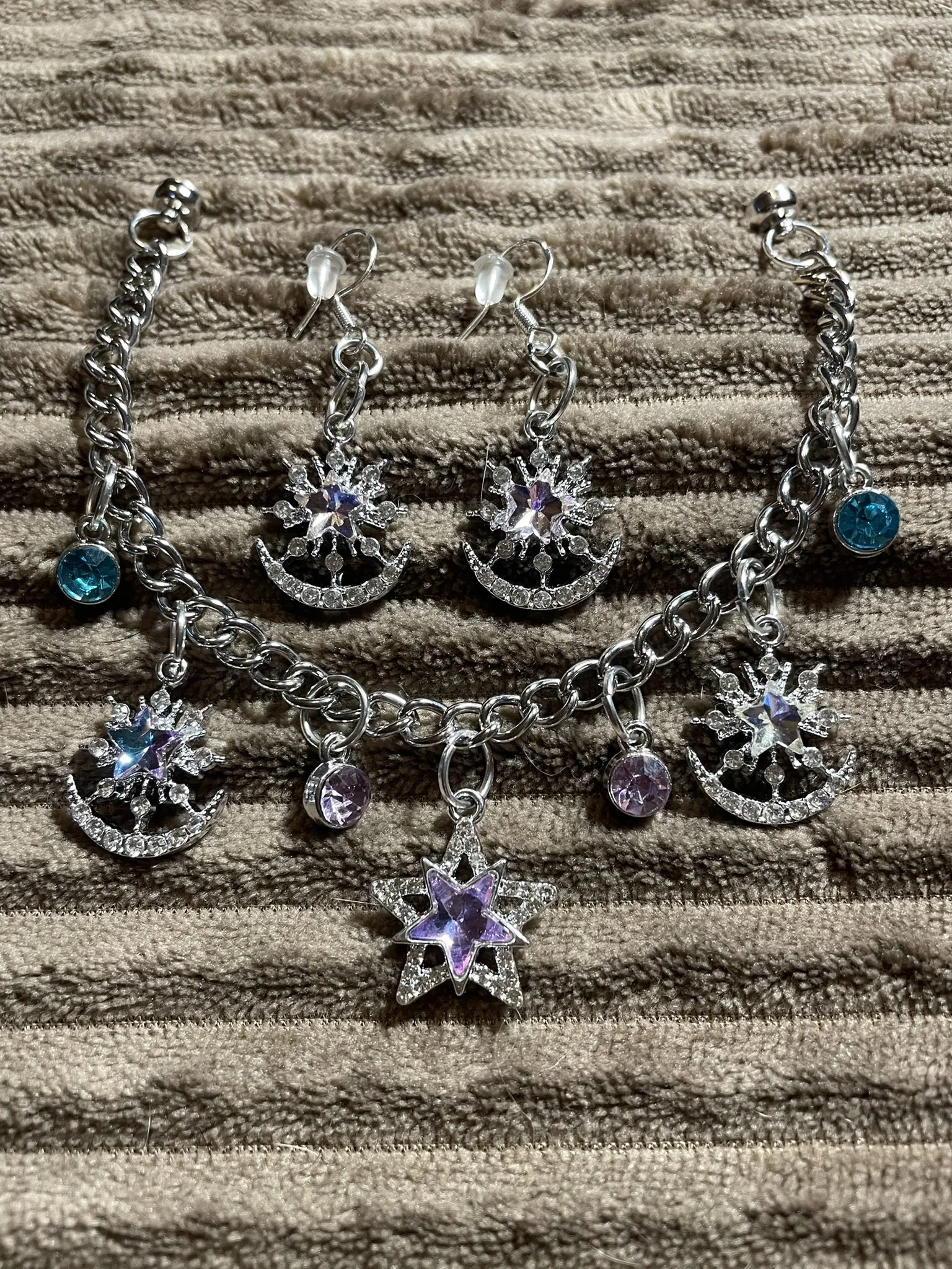 Charm Bracelet/Earrings Set, Silvery Chain & Charms, 7.5" Long, Magnetic Clasp