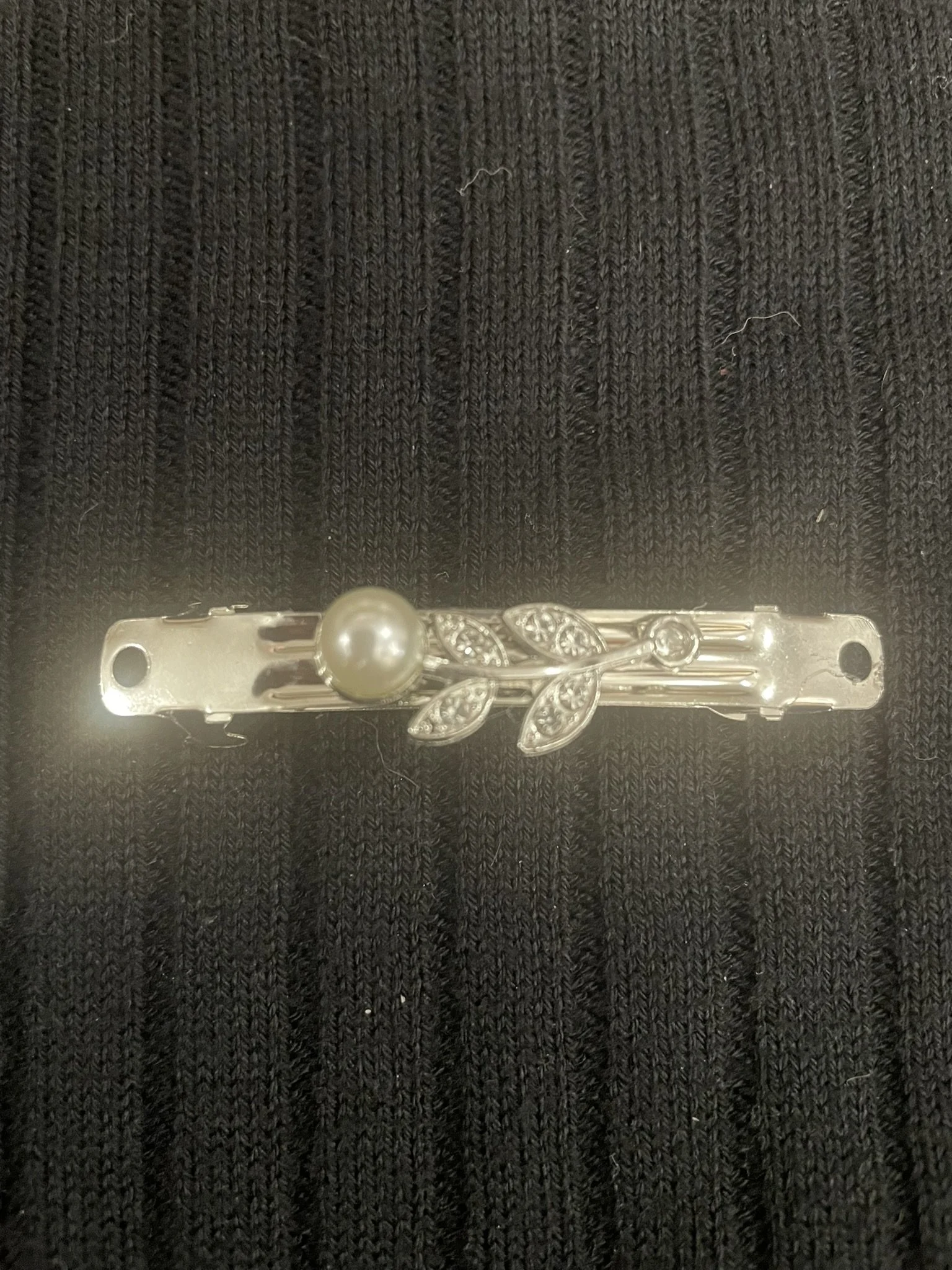 Hair Barrette, Silver color charm w/pearl color & leaves charm