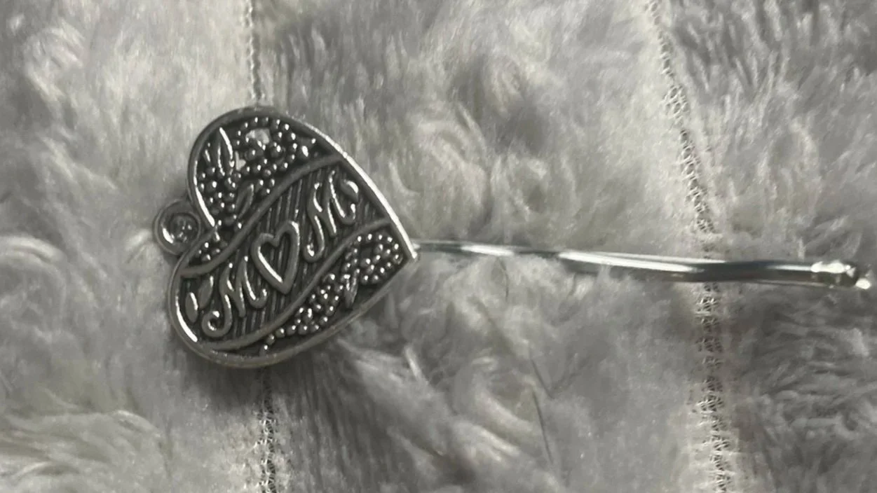Bobby Pin, "Mom" Charm, 2.5" Long