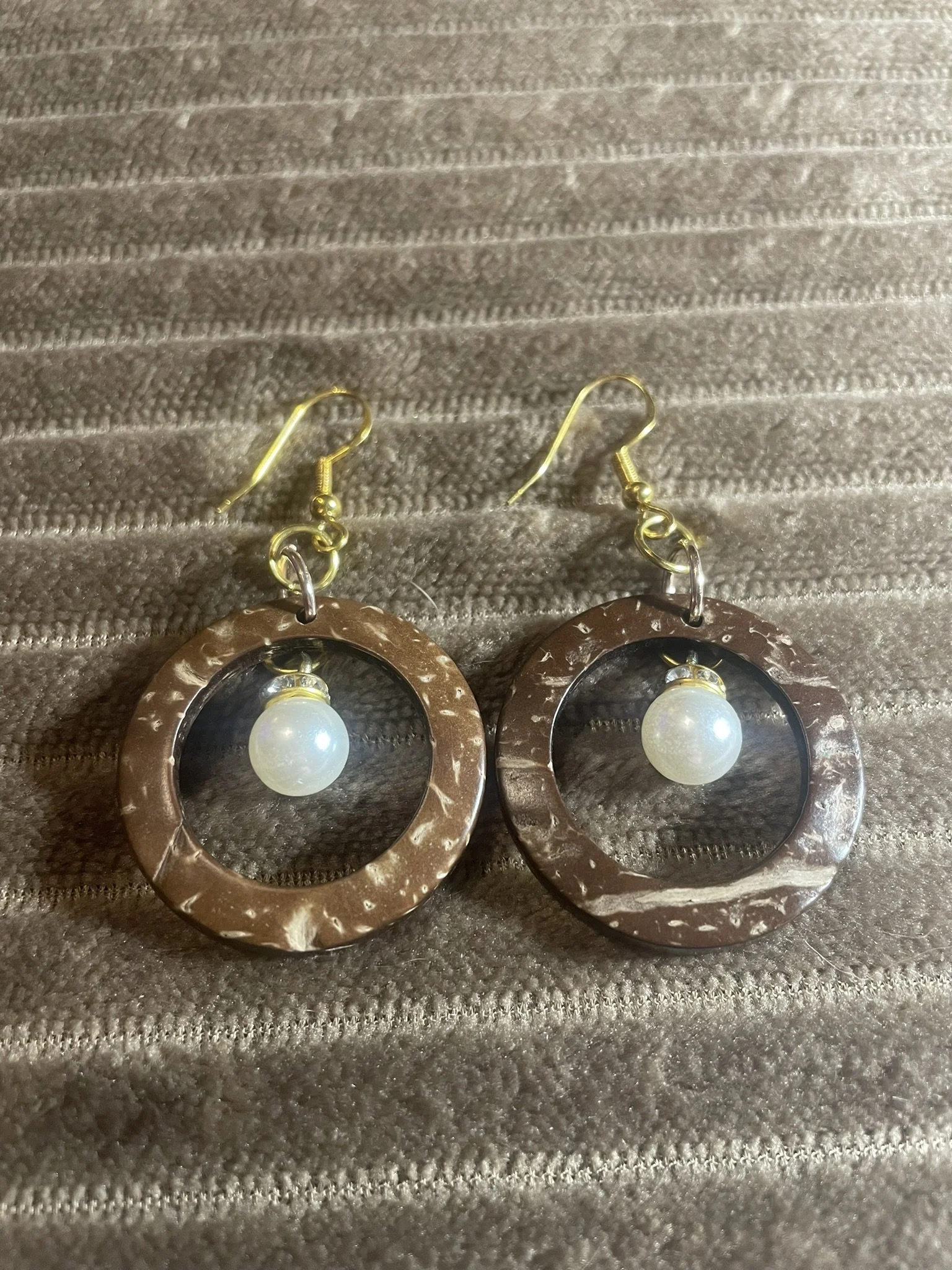 Earrings, Coconut Shell Charm w/Pearl Charms w/Gold Color Hardware