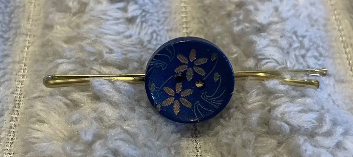 Bobby Pin, Blue Button w/flowers