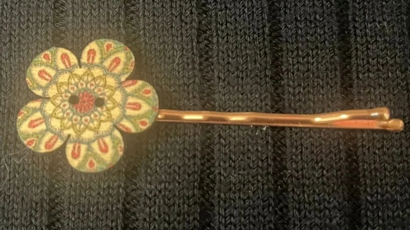 Bobby Pin, Green Flower Button, 2.5" Long