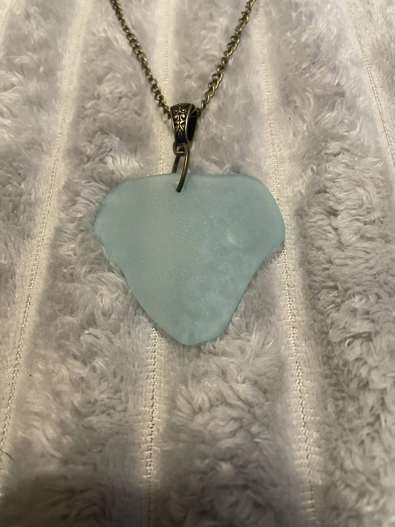 Necklace, Handcrafted, Blue Mason Jar Glass w/24" bronze necklace with magnetic clasp.