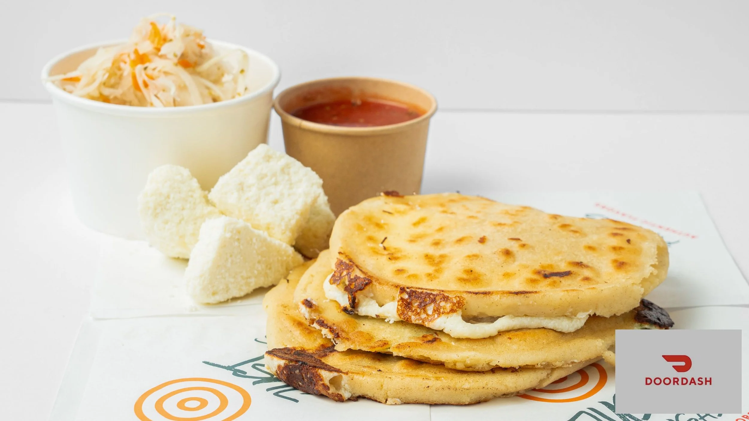 PUPUSA DE QUESO (CHEESE) | 
Perfectly cooked, filled with melted, delicious cheese.