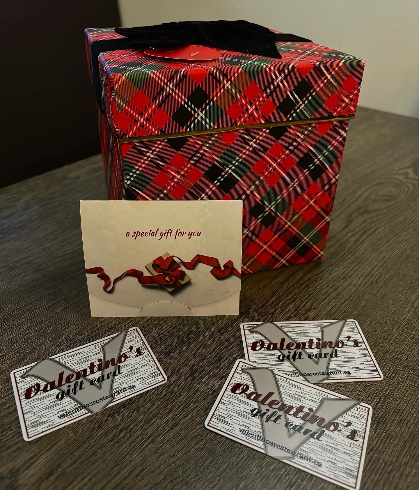 Give the gift of Valentino&rsquo;s this holiday season! 🎁 ✨ 

Available in any amount and redeemable at both locations, it&rsquo;s the perfect gift for anyone😊 

#valentinos #holidays #giftcard #supportlocal #westdale #italianfood #hamont