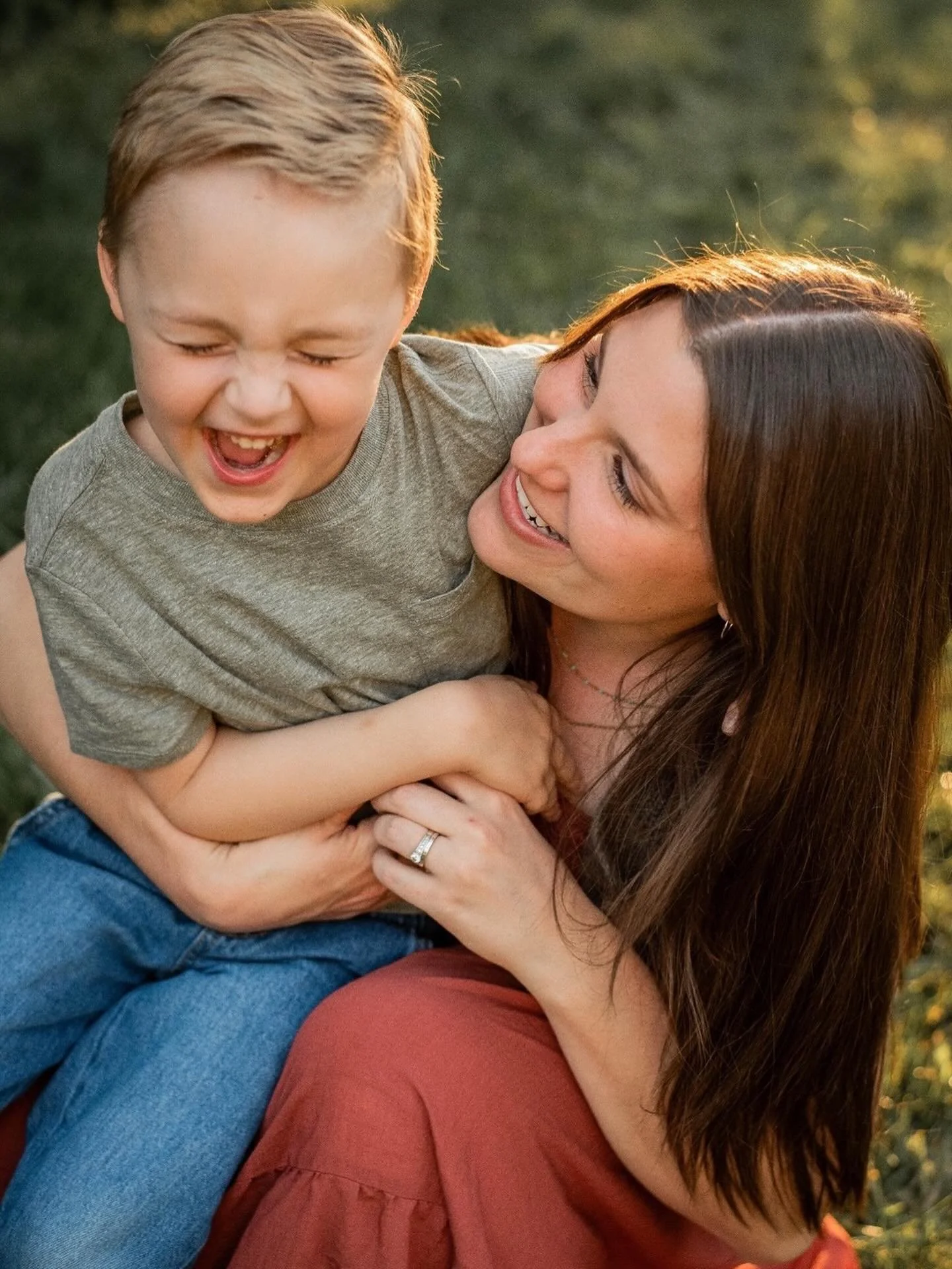 You do not need a perfect season of life to document it.
The chaos?
The clinginess?
The missing front teeth and scraped knees and snack bribes?
That&rsquo;s the story.
I would love to document your family exactly as you are right now 🤍
⠀⠀⠀⠀⠀⠀⠀⠀⠀
Thi