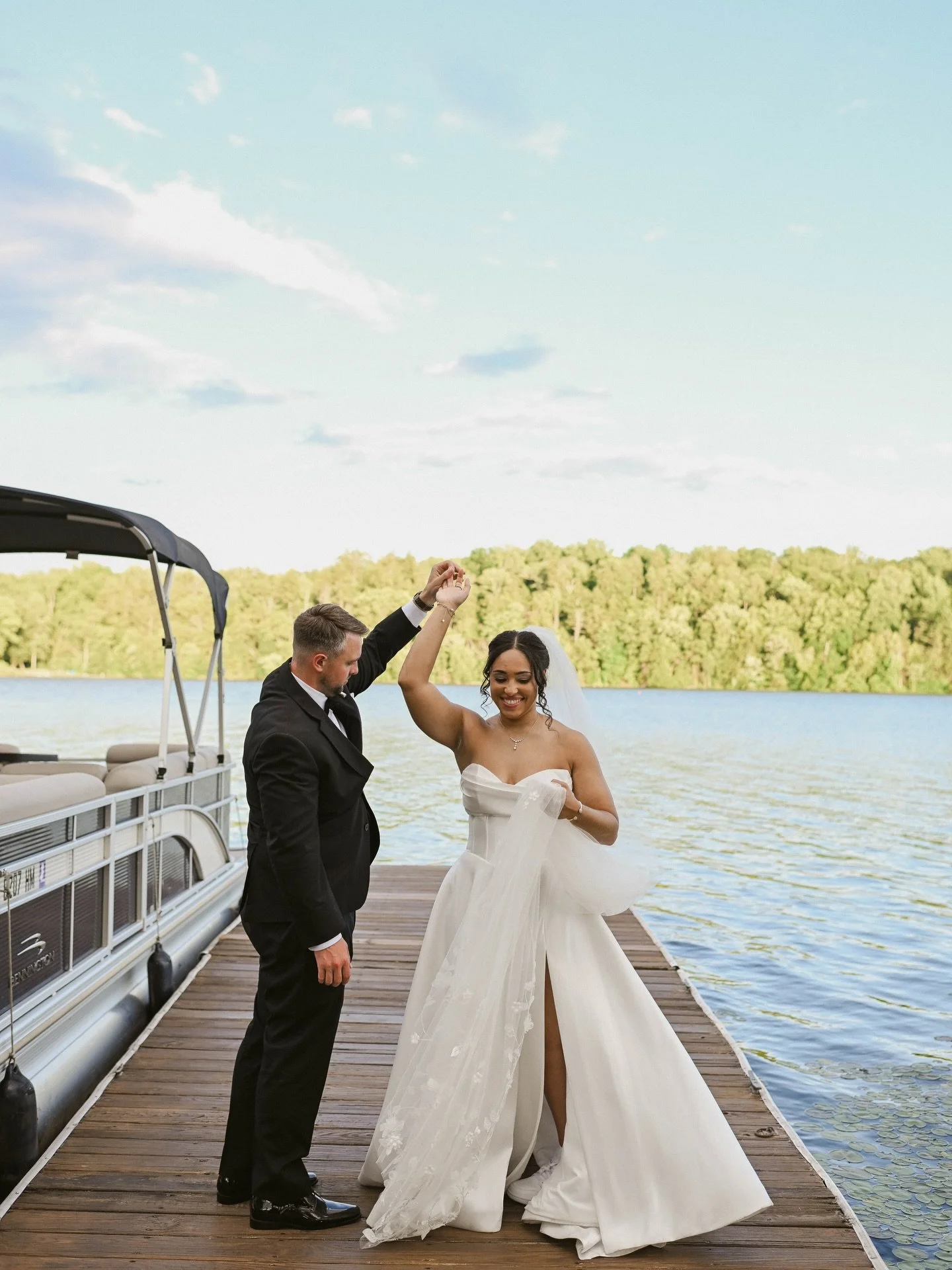 We wrapped up this stunning @northshorehouse wedding this week and I couldn&rsquo;t be more obsessed.

Bride: @mwhit_ 
.
.
North Shore House wedding
New Jersey wedding photographer 
NJ wedding photographer
NJ wedding
Sparta Wedding Photographer
Newto