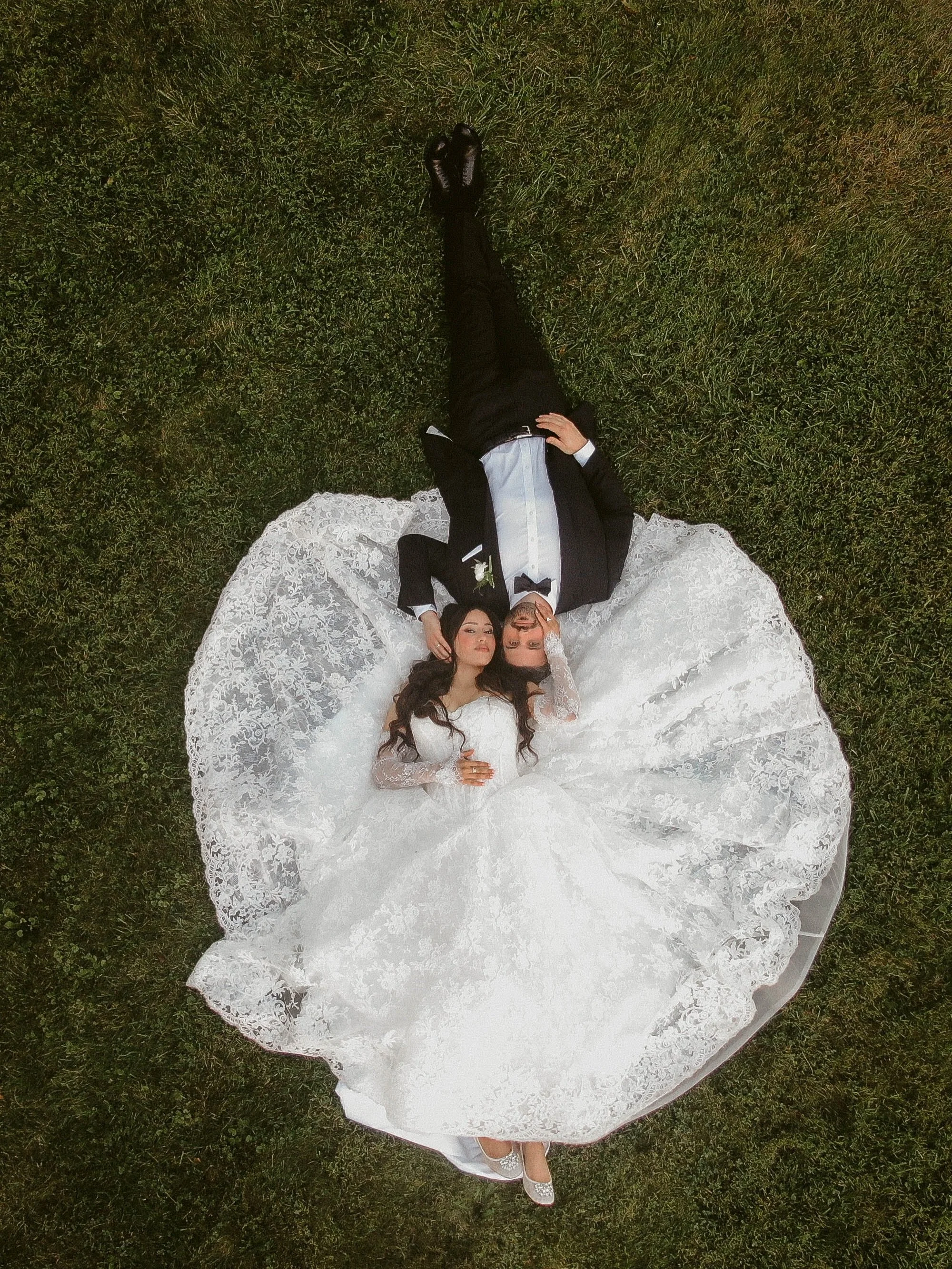Benjamin &amp; Icel 🌿

Venue: @northshorehouse 
Couple: @icelmartinez @bseligmann7 
Dress: @castlecouturebridal 
Makeup: @dollface_glamour 
Florist: @yamiletheventplanner 
DJ: @globalprodj 
Videography: @flowerandoakfilms 
Photography: @lindseymaree