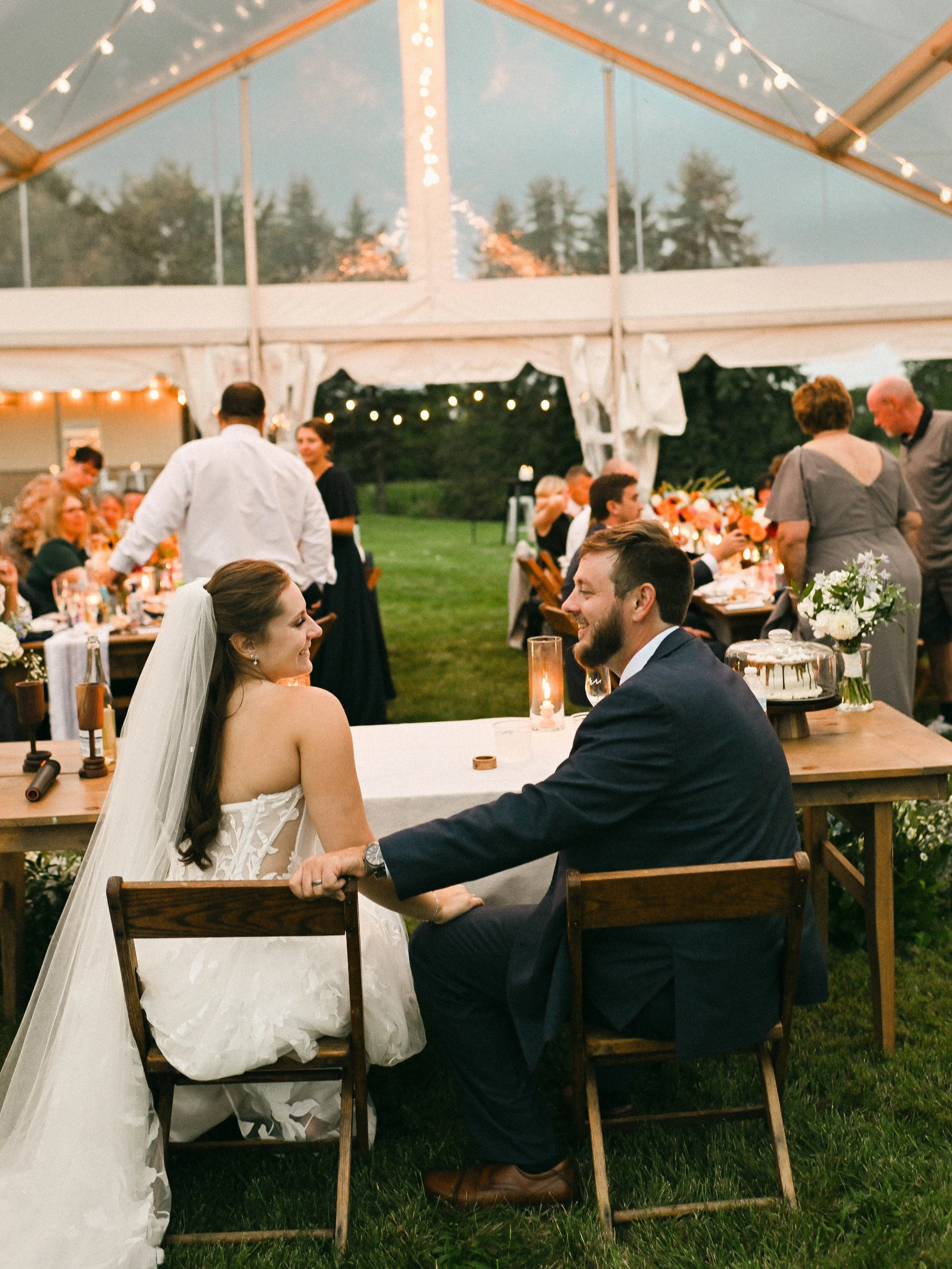 Ryan &amp; Hannah🥂
The perfect backyard wedding for two truly incredible people.

Couple: @hannahhummel28 @ryanhammaker274 
Dress: @theamberrosebridal 
Hair &amp; Makeup: @diversifedvibez 
Florist: @gillyslilies 
Food trucks: @red.line.bbq and Rolli