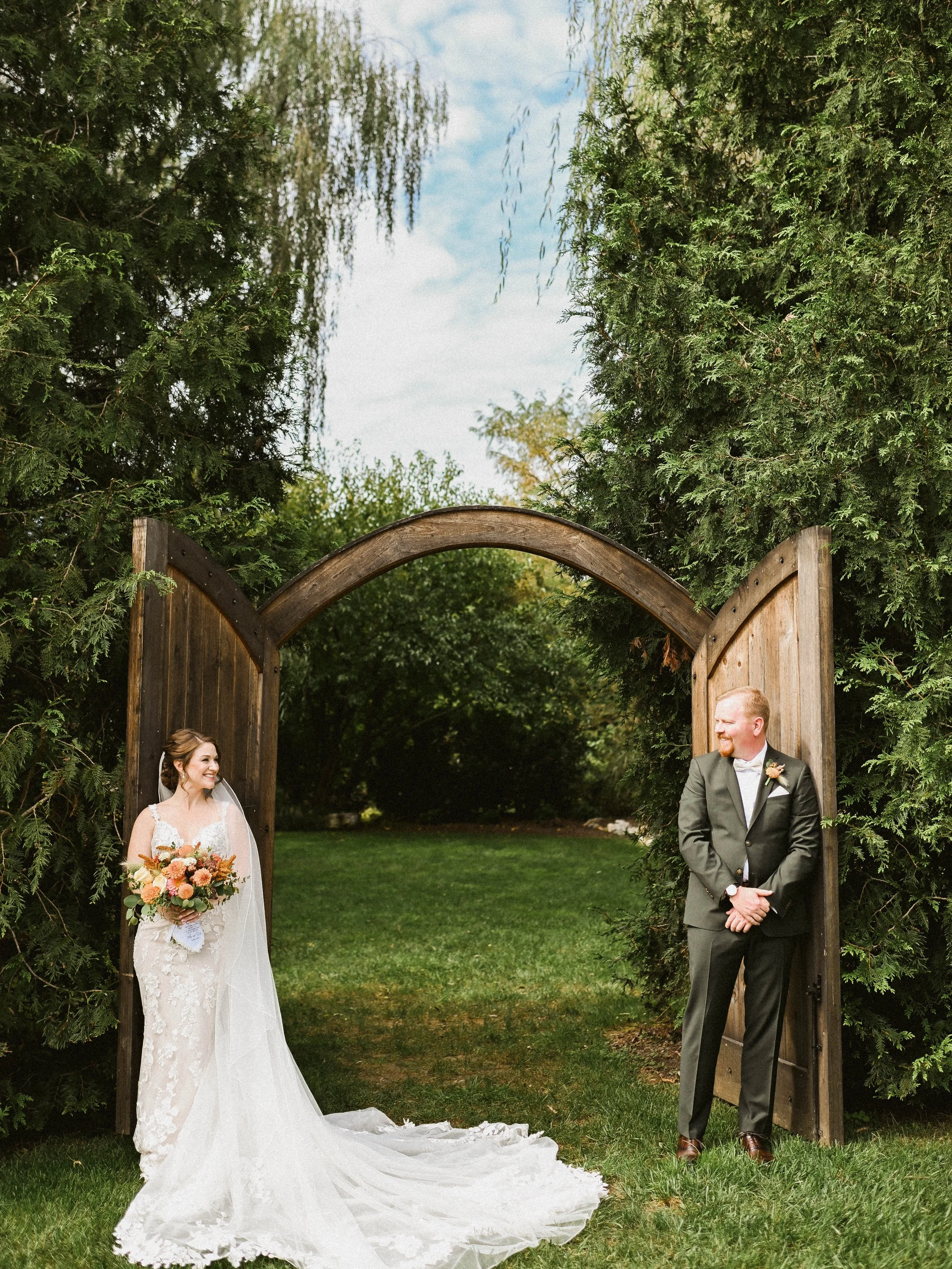 Greg &amp; Renee yesterday at Stolzfus Homestead 🍂
.
Venue: @stoltzfushomestead 
Couple: @renanana213 @gingersgotswagg 
Dress: @renaissanceprom 
Photography: @lindseymareephotography 
Hair + Makeup: @studio8lancaster 
Florist: @flourish.flowers 
Cat