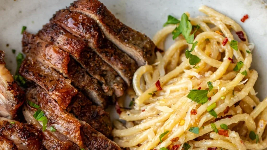 Steak and Creamy Garlic Pasta