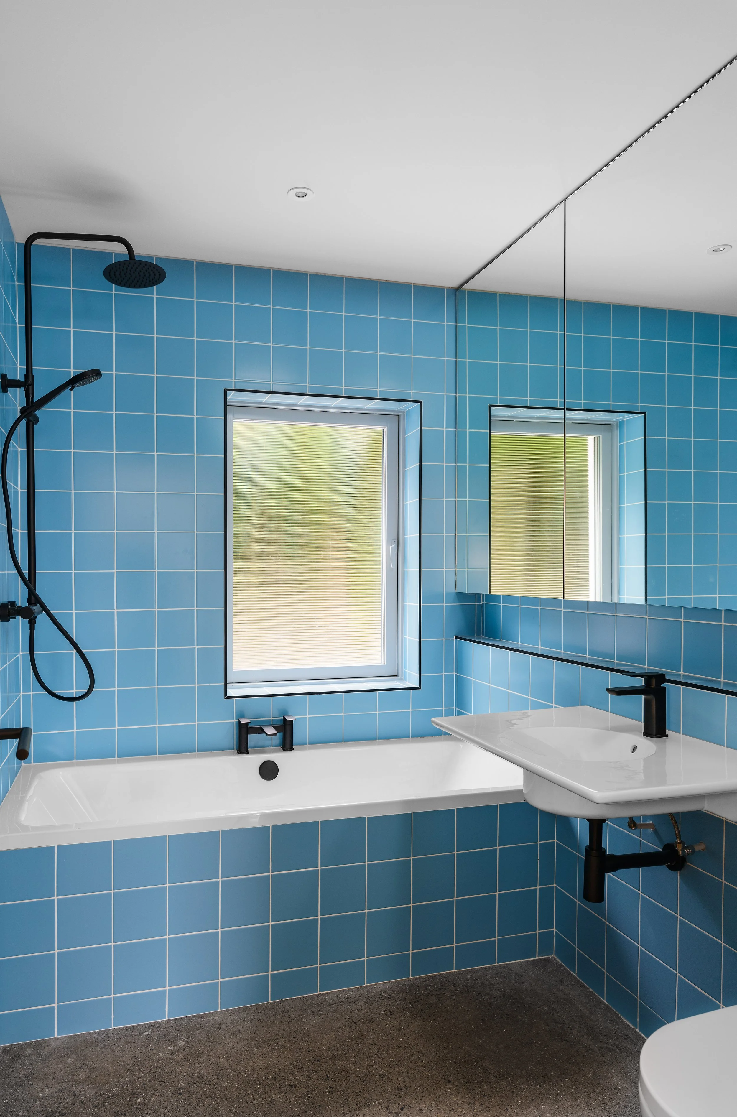 Ep 2 Wicklow MBB S1 Bathroom.jpg