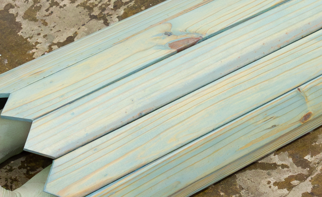 The sculpture, "Meet Me in the Middle" by Andrius Alvarez-Backus