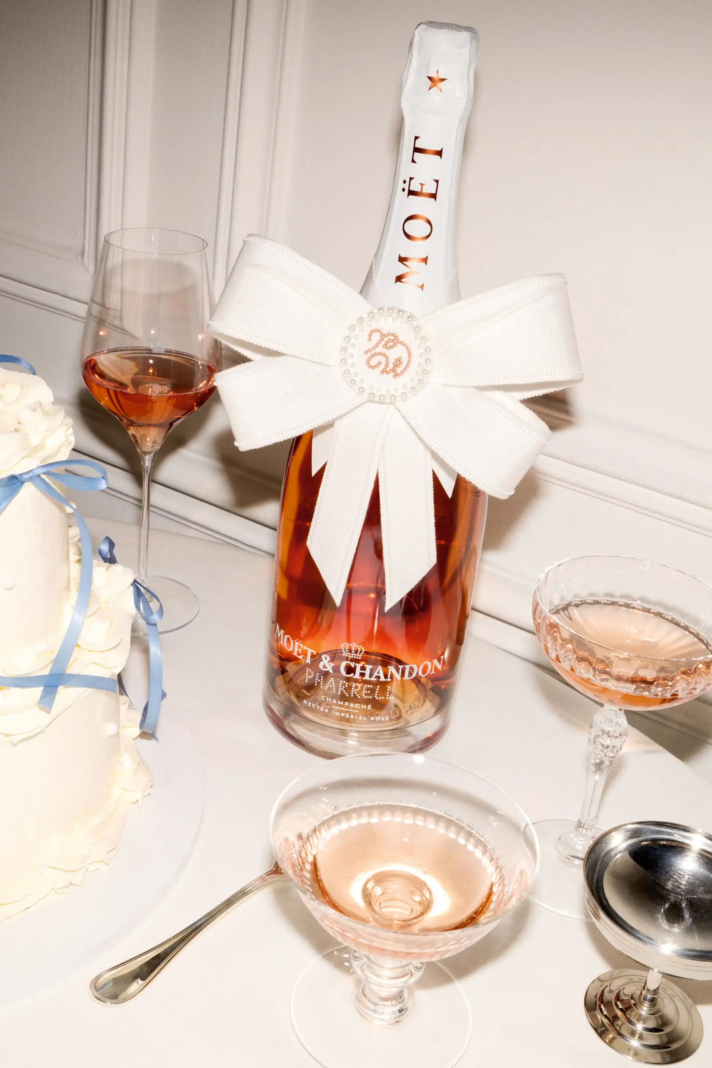 Pharrell Bottle In Situ Rose.webp